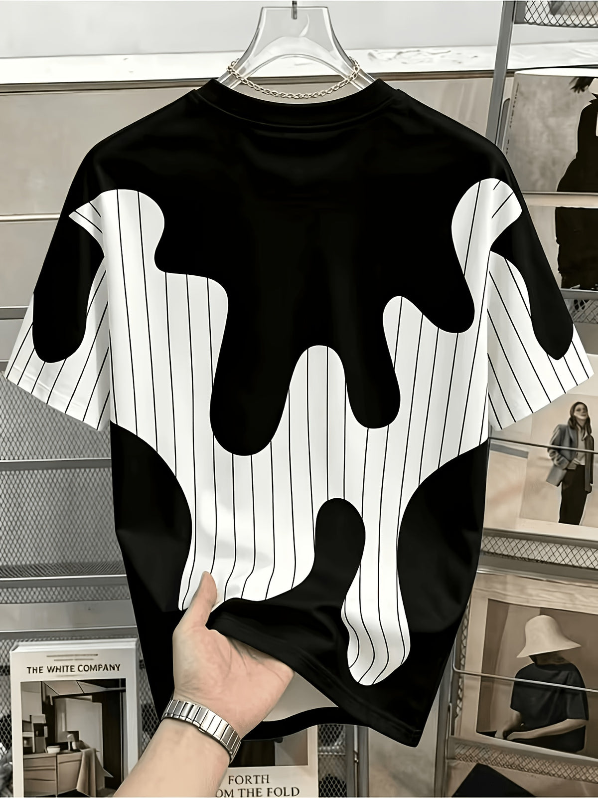 Men'S Casual Round Neck T-Shirt, Geometric Pattern Patchwork Striped Design, "Chicago" Word Pattern, Drapey Fashion Top, All-Season Wear, Breathable Regular Fit for Casual And Formal Outfits - Round Neck Casual Top, Comfortable Wear - Black