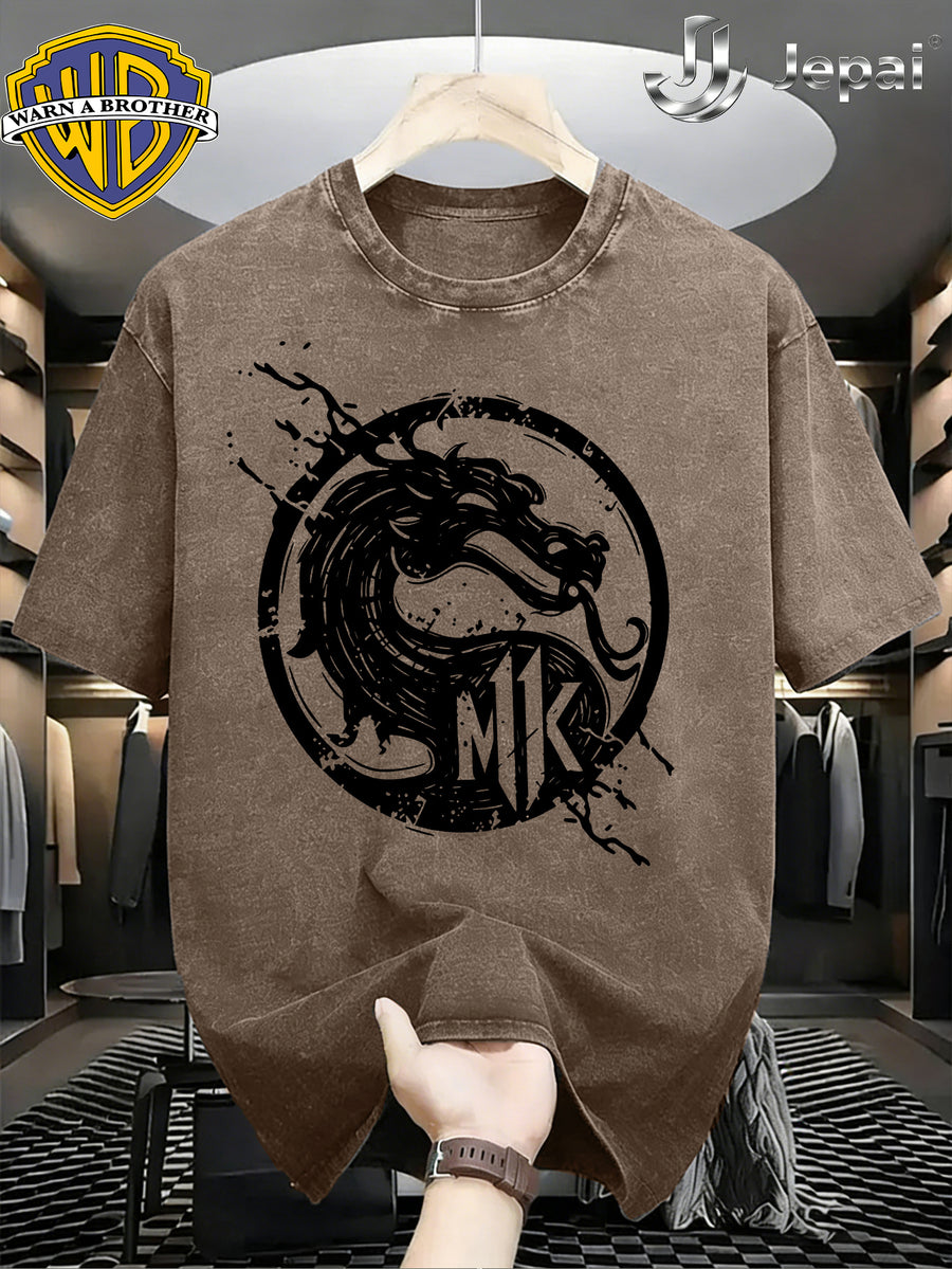 Warner Exclusive, Hip-Hop High Street "Mortal Kombat" Themed Print Design Men's Summer Loose Fit Crew Neck Commuter Short Sleeve T-Shirt, Versatile Styles, Loose Fit, Suitable for Summer Wear, Outdoor Activities, Fitness, Parties, Festivals - Coffee Color