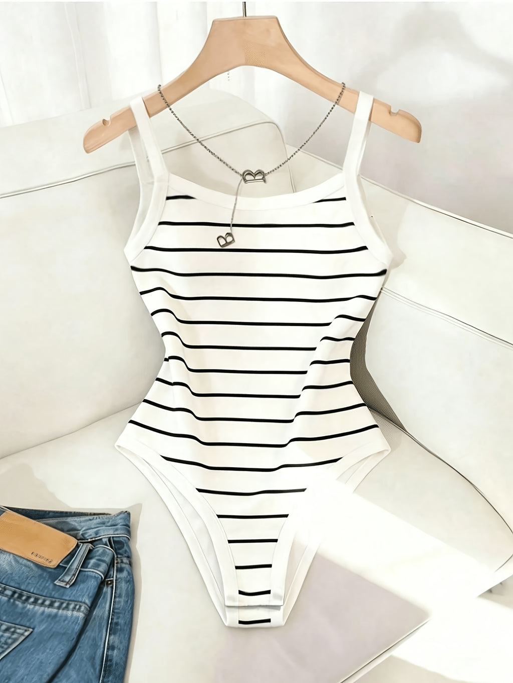 Women'S Casual Spicy Style One-Piece Top, Black And White Striped Square Neck Thin Strap Slim Fit Camisole, Suitable for Spring And Summer Dates And Street Wear - Mixed colors