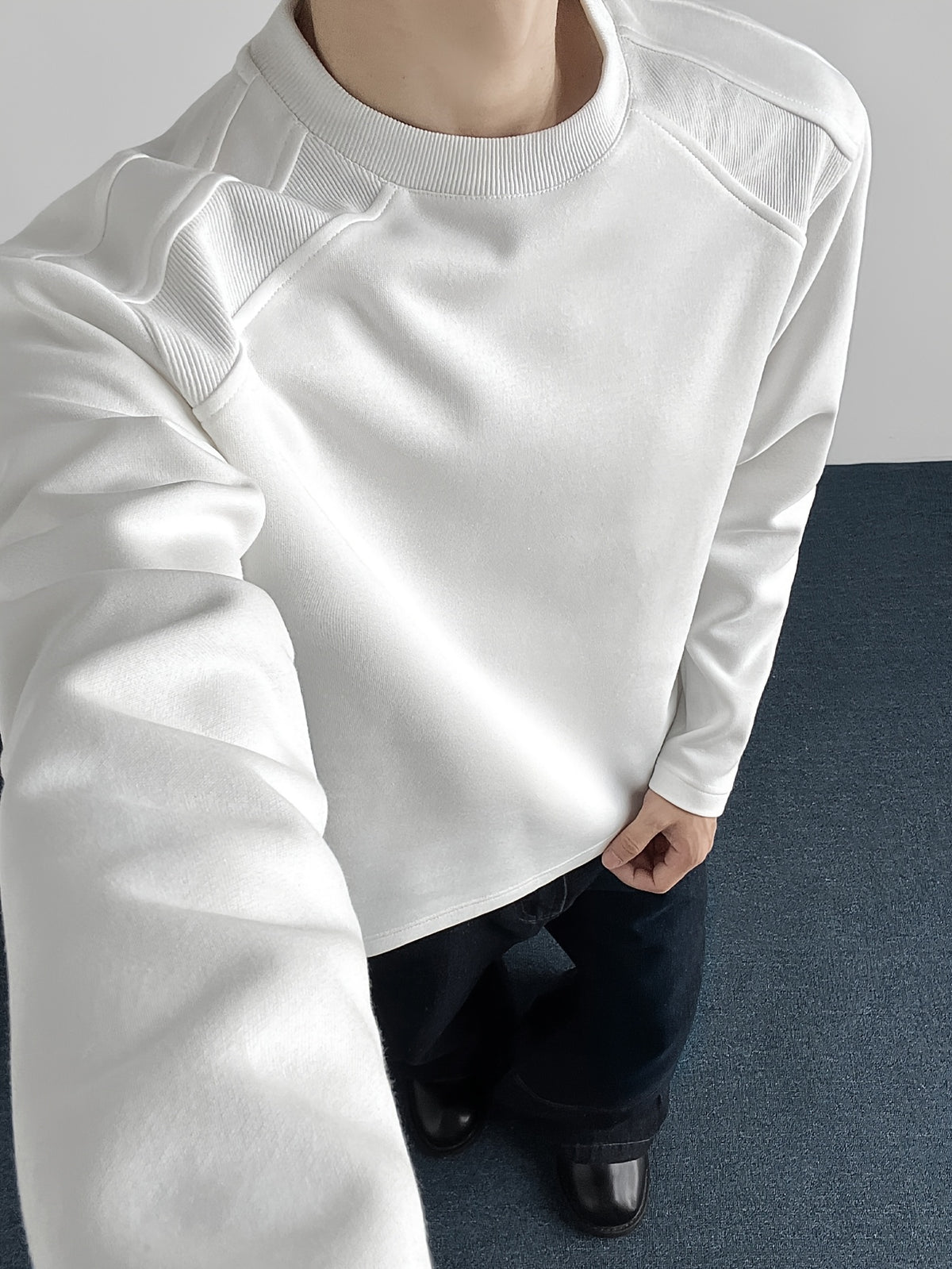 A Men's Fashionable, Trendy, Casual, Simple, and Versatile Crew-neck Long-sleeve T-shirt. Features a Loose Fit, Comfortable Micro-stretch Fabric, and a -blend Material. Suitable for Daily Casual and Commuter Wear - White