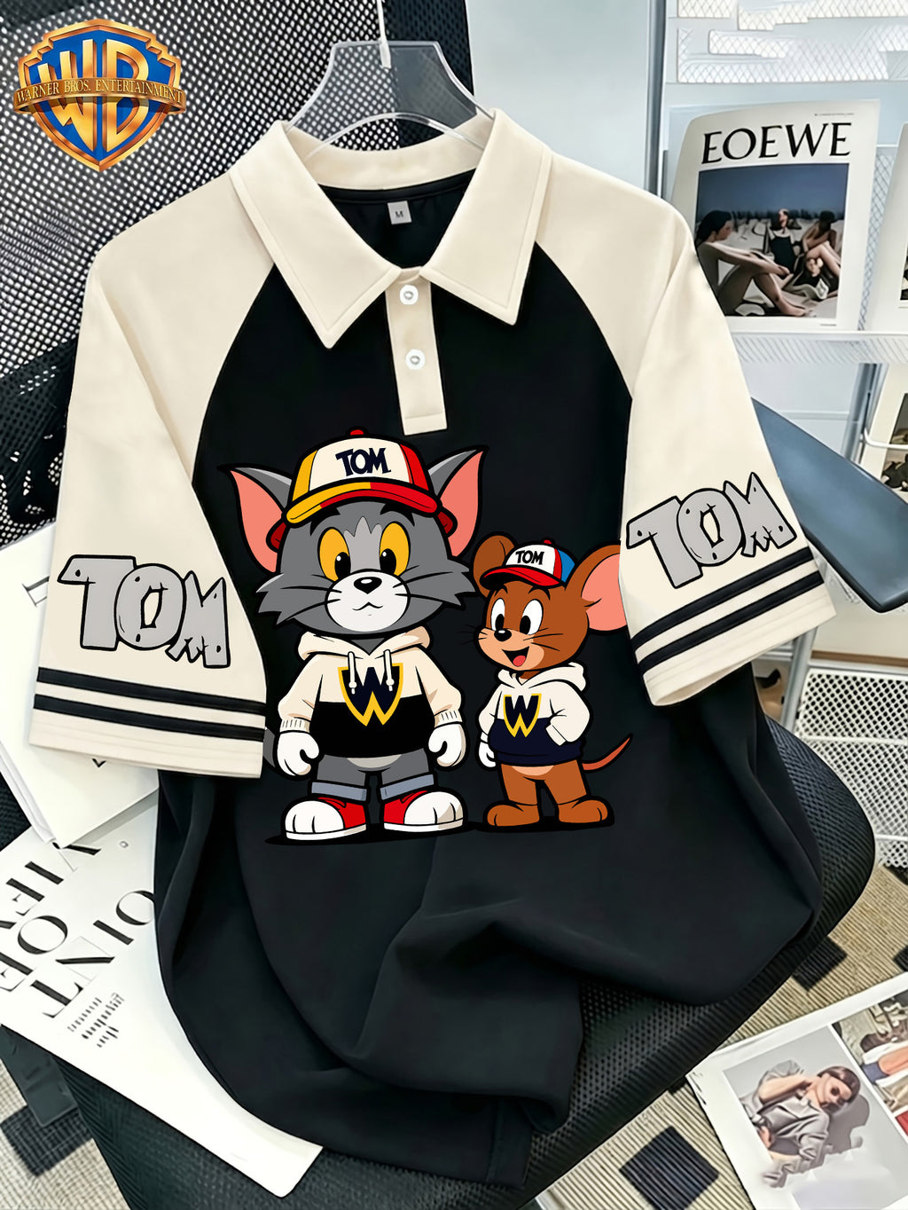 Back-to-School Warner Bros. Official Classic Character Baseball Cap Cartoon Vintage Colorblock Polo Shirt, Fashionable Printed Design Short Sleeve, Men's Multi-functional Casual Breathable Short Sleeve Top, Suitable for Daily Outings and Sports - Black