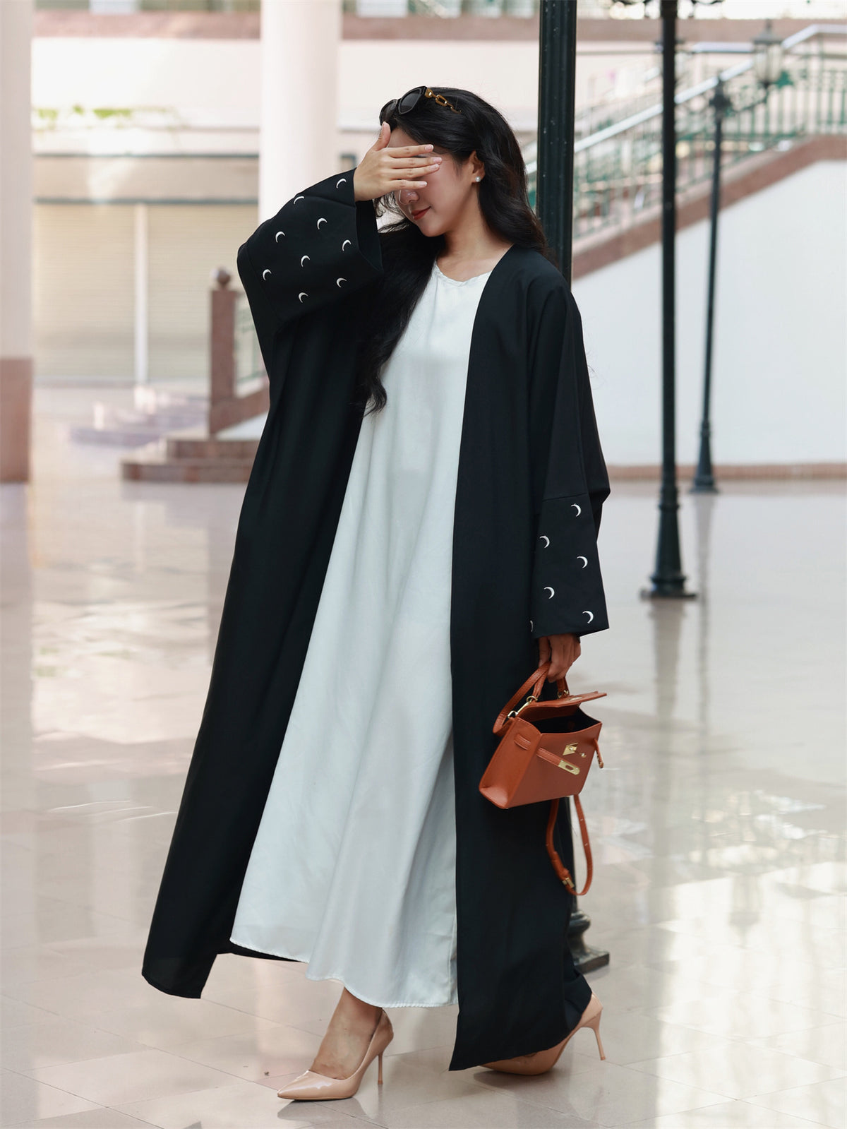 Middle Eastern Elegant Moon Embroidered Sleeve Abayas, Dubai Turkish Style Outerwear Kaftans - Black