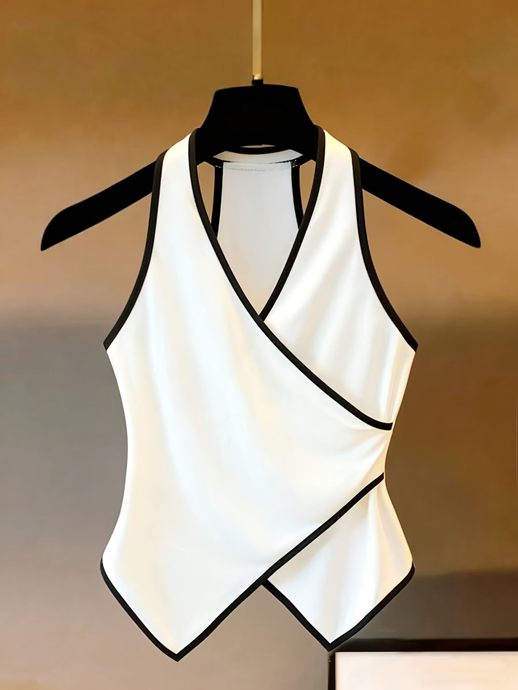 Black and White Color-block V-neck Camisole with an Irregular Hem Design - Mixed colors