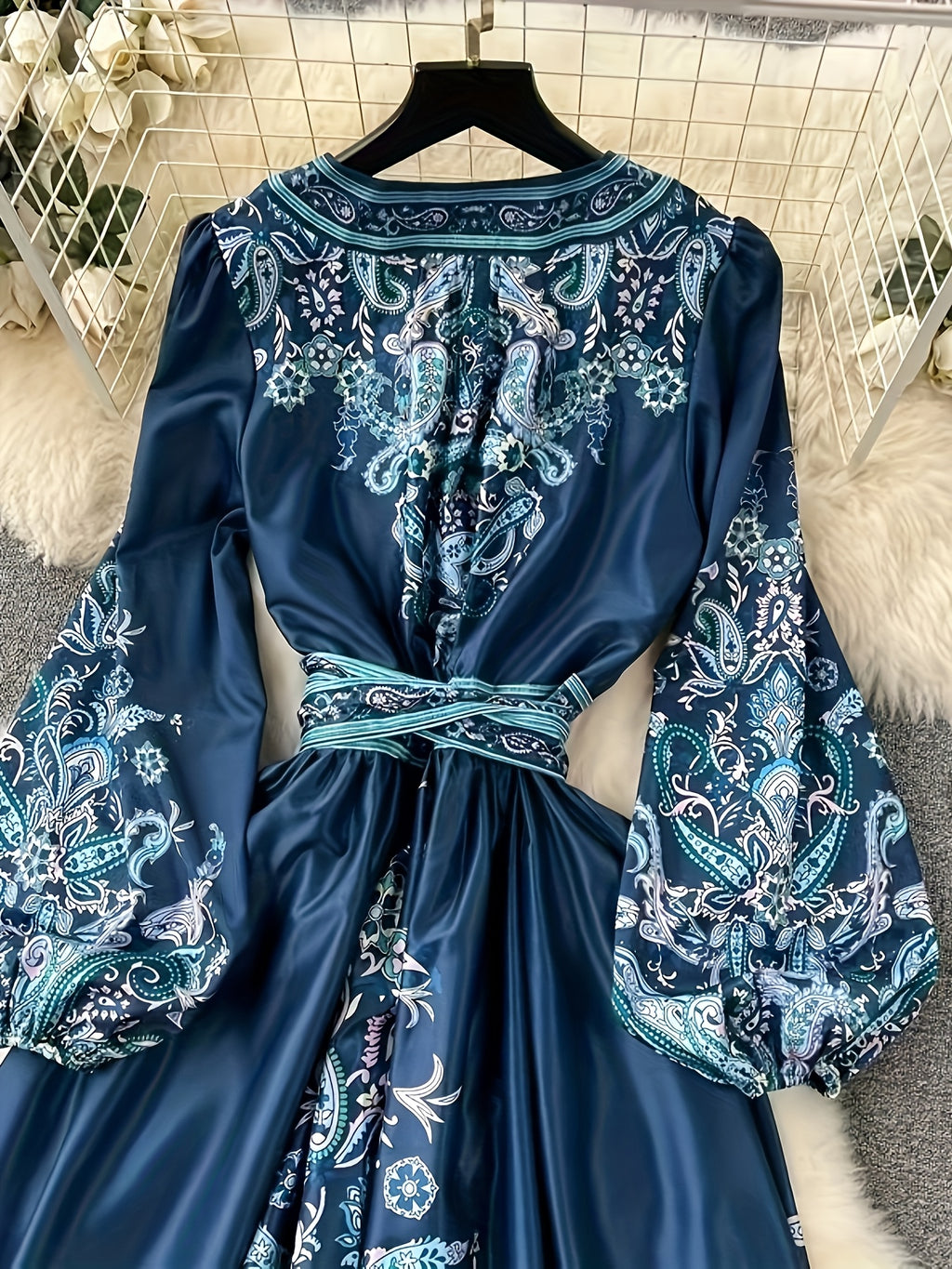 New Elegant Vintage Court-Style Middle Eastern Long Robe, Traditional Ethnic Print Maxi Dress with Deep V-Neck, Waist Belt, Lantern Sleeves, and Long Length for Women - Navy Color