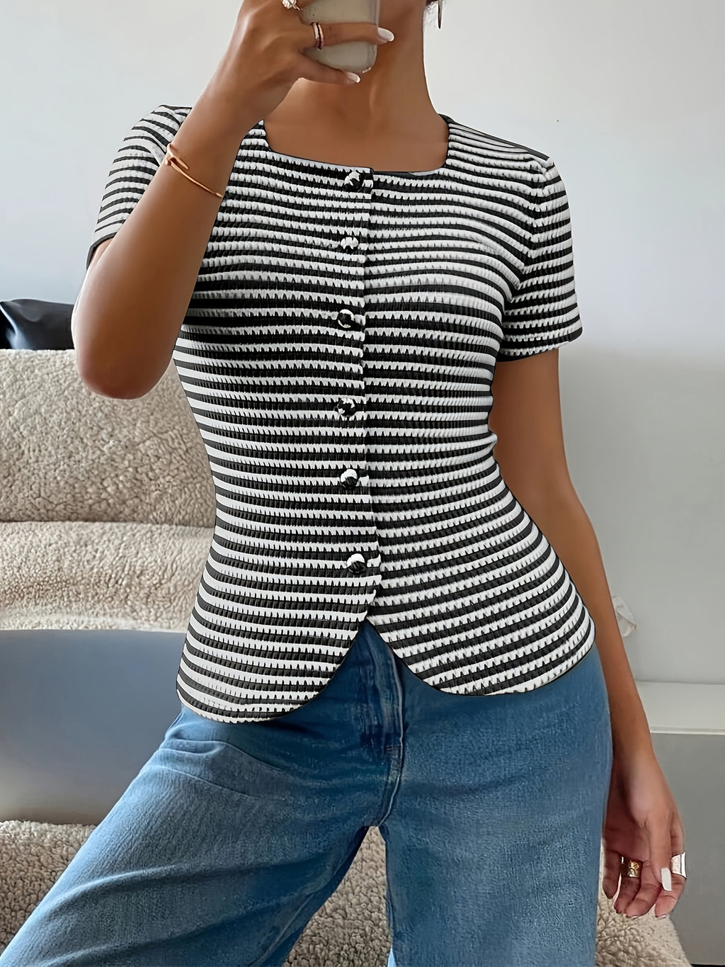 Women's Square-neckline Open-front Shirt with Textured Horizontal Stripes, a Cinched-waist Slim-fit Top Suitable for Commuting, Casual Wear, Vacation Outfits, Minimalist, and Vintage-style Office Attire - Black