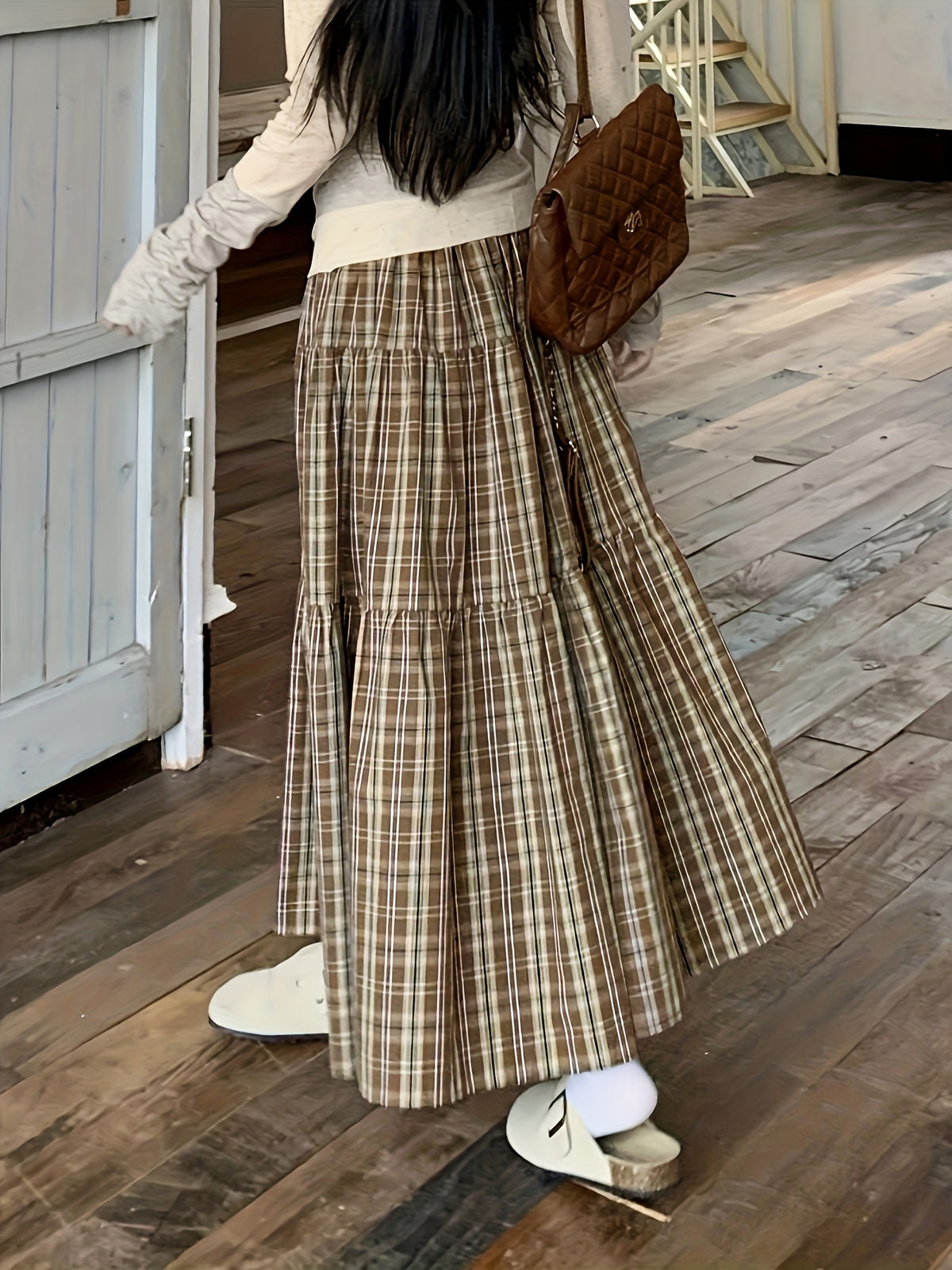 The Latest Plaid Cake Midi Skirt Is Very Beautiful And Suitable for Spring And Autumn. It Has a Retro, Large Skirt, Loose Fit, Covers The Hips, And Makes You Look Slimmer. It Also Has a Lining - Coffee Brown