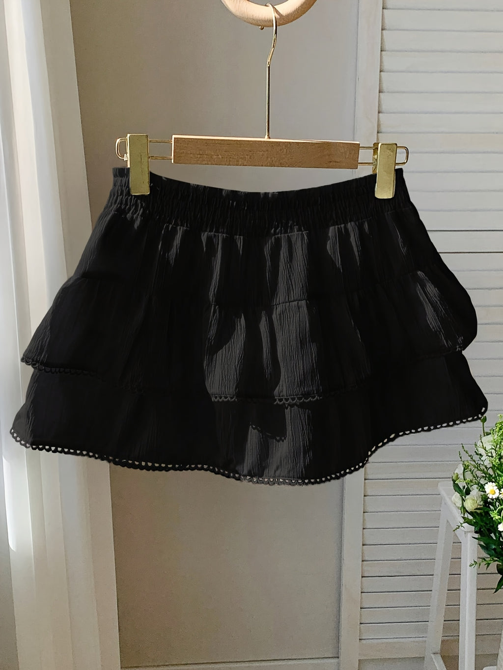 Women's Low-Rise Short Summer Skirt - Solid Color A-Line Mini Skirt, Machine Washable Casual Outfits for Beach, Picnic, Office & Casual Attire - Solid Color Short Skirt - Black