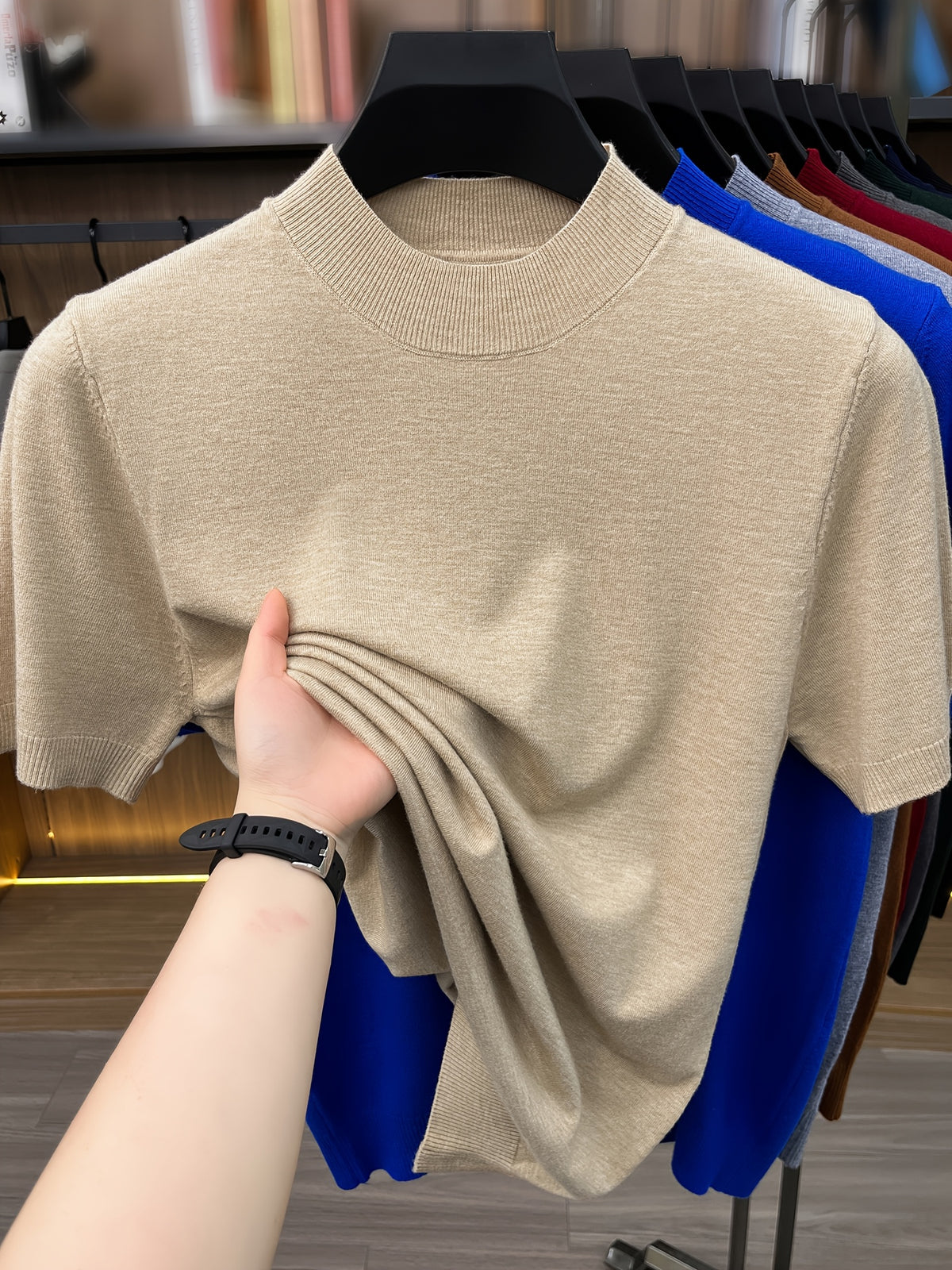 [Wading Whale OBM] 1pc Spring Summer New Men'S Knit Pullover Sweater, Old Money Style Textured Solid Color Short Sleeve T-Shirt, Casual Fashion Thin Breathable Ribbed Pullover Sweater Base Layer Top, Suitable for Spring And Summer Wear - Apricot