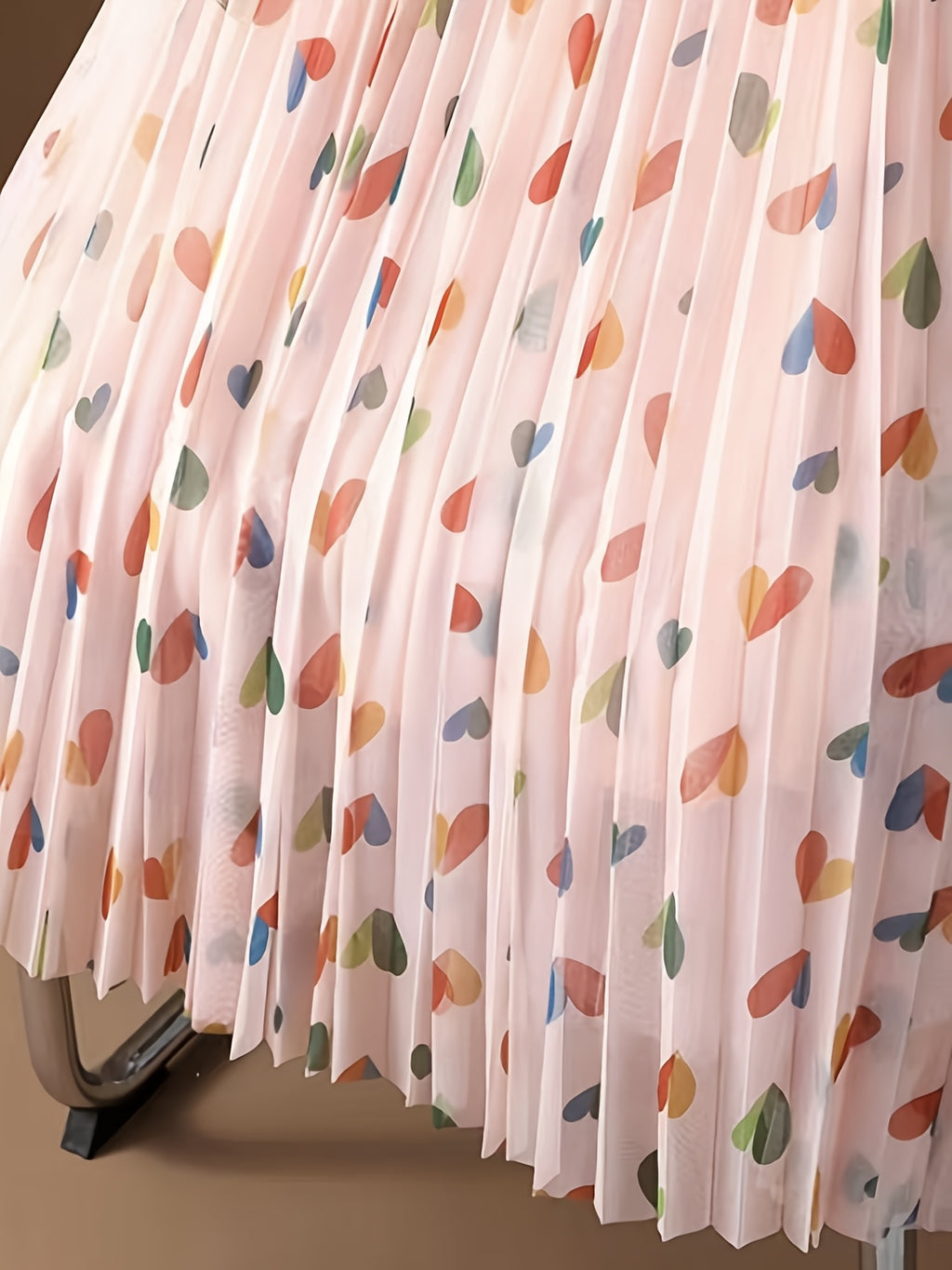New High-Waisted Pleated Tulle Skirt with Peach Heart Print, A-Line Midi Skirt with Flared Hem - Pink