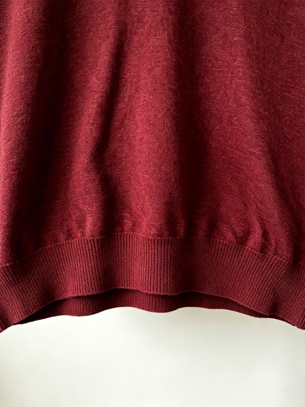 Men's Thin Knit Short-Sleeve Polo Shirt with Simple Line Hummingbird Embroidery and Lapel Collar, Casual Top - Burgundy