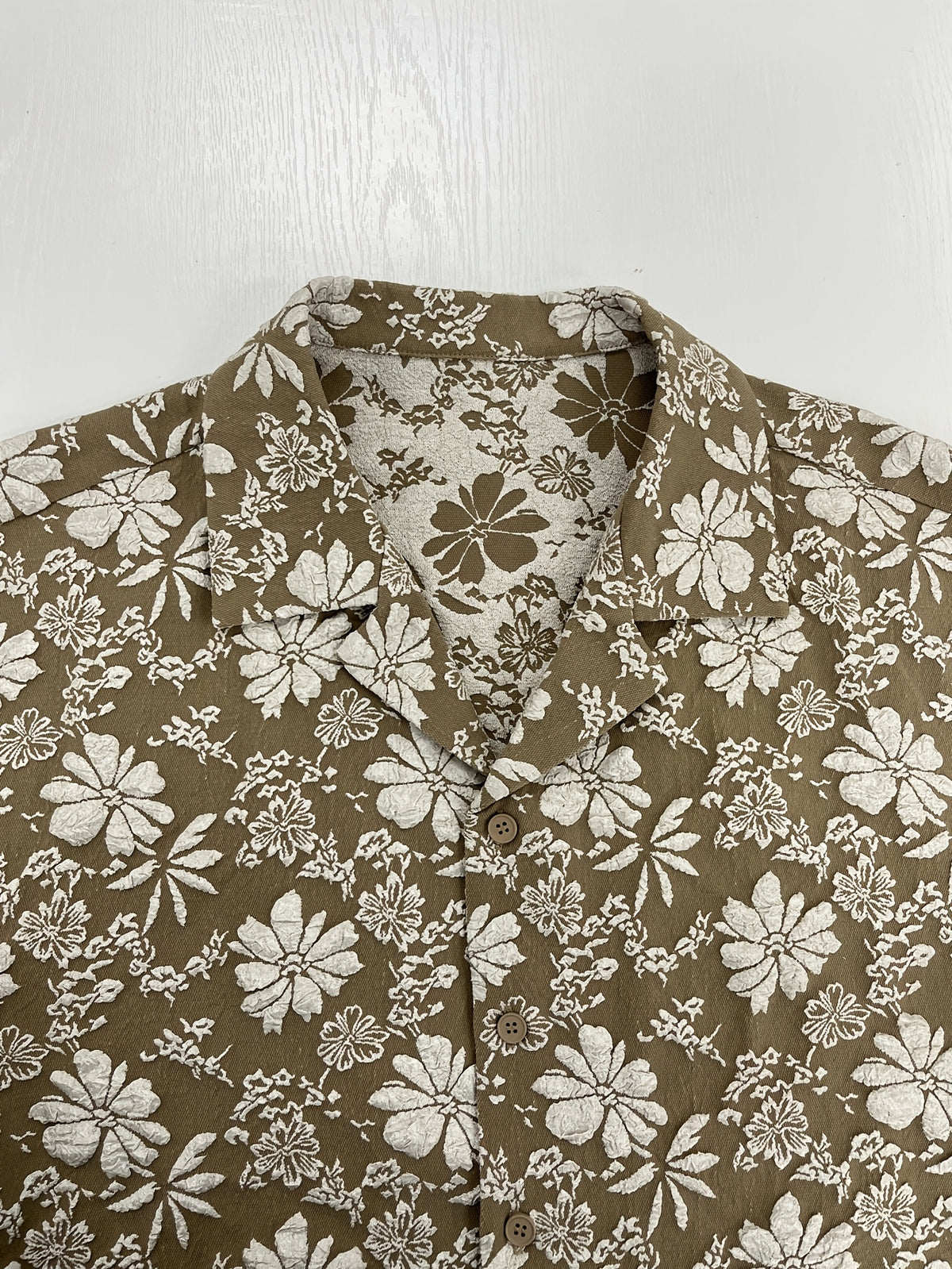 Men'S Fashion New Three-Dimensional Floral Jacquard Fabric Shirt, Full Texture with Rich Layers, Breathable And Light, Not Stuffy. Classic Cuban Collar Design, Summer Lazy And Casual Yet Refined, Daily Commute - Khaki