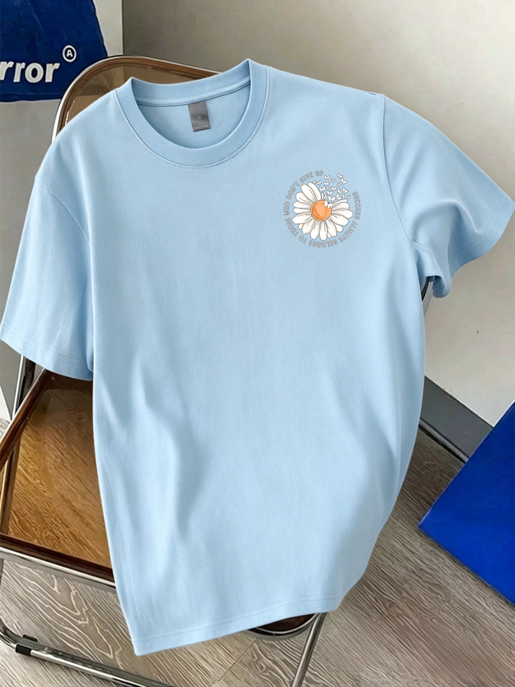 Men's 100% Pure Cotton Comfortable Casual Soft Breathable Daisy and Butterfly Print Short-Sleeve T-Shirt for Spring and Autumn Daily Commuting - Light Blue Color