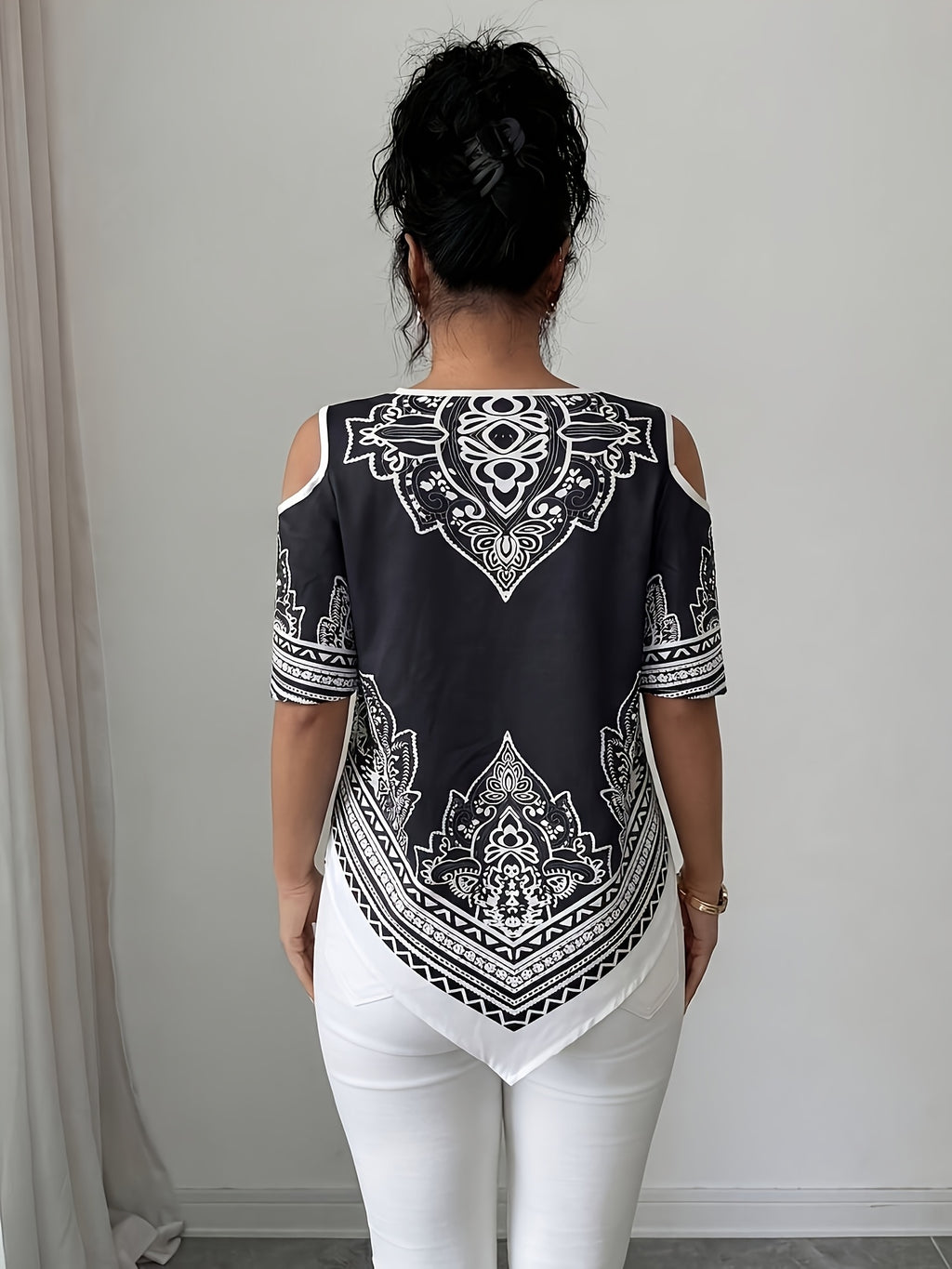 Women's Elegant Asymmetrical Hem Blouse Top - Short Sleeve Round Neck Church Shirt with Asymmetrical Hemline, Black & White Print Suitable for Commuting, Church Events, Casual Outfits, Spring Summer Fall Wardrobe Essential - Black