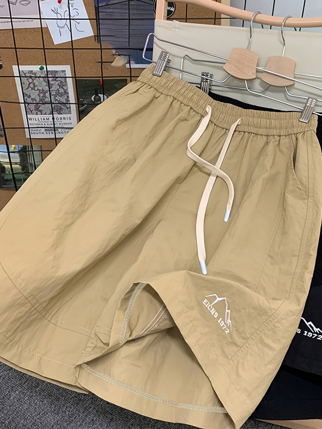2026 Summer New American Minimalist Casual S Shorts, Outdoor Quick-Dry Knee-Length Pants, Lightweight Breathable Loose Comfortable Beach Shorts - Khaki