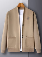 [Wading Whale OBM] Spring/Summer New Men'S Knit Cardigan, Old Money Style Solid Color V-Neck Long Sleeve Open Front Sweater with Single Button Closure And Ribbed Texture, Side Pockets And Chest Embroidery Design - Apricot