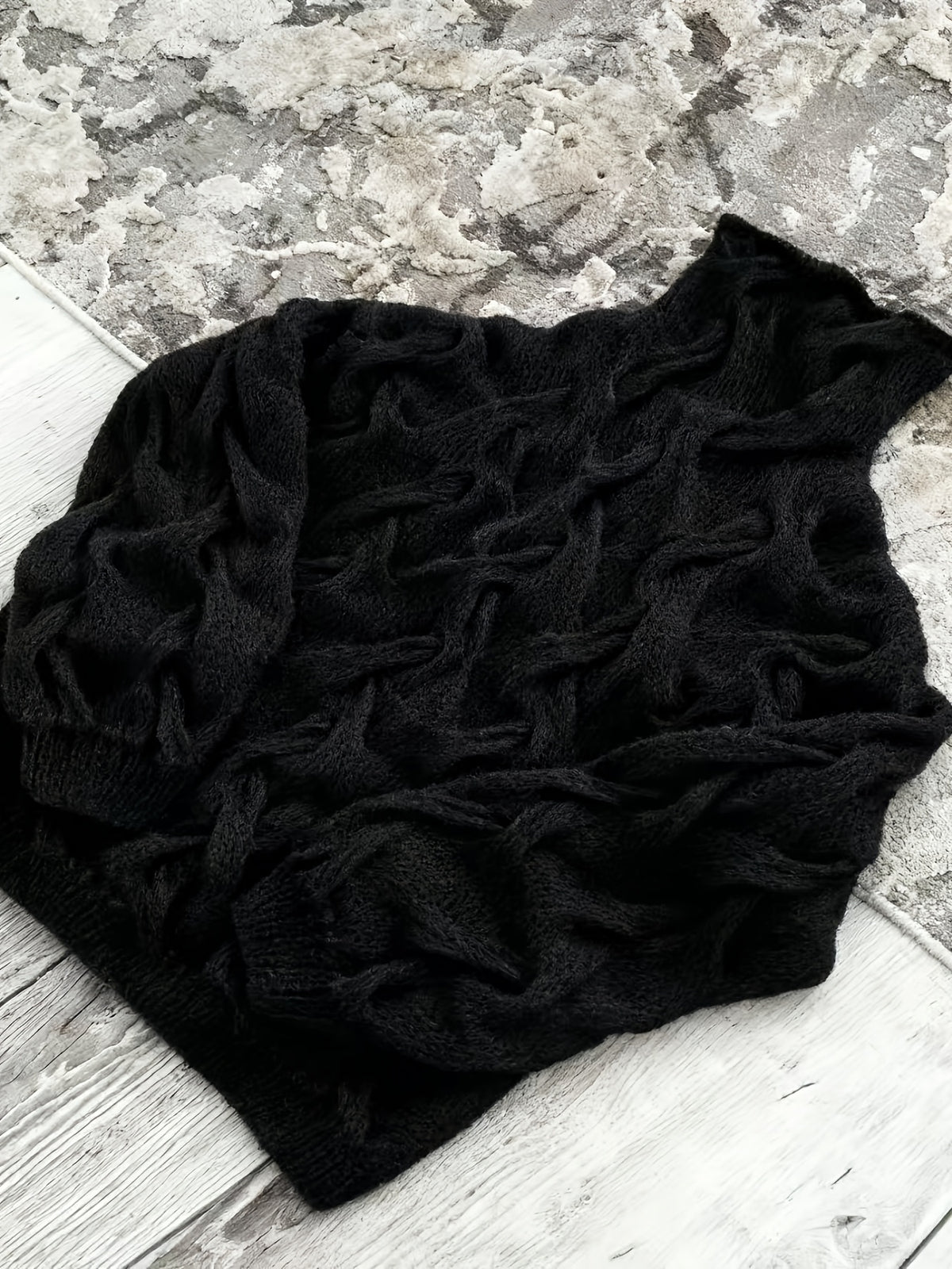 Valentine'S Day Festive Atmosphere Outfit for Women, Featuring a Lightweight, Sheer, Semi-Turtleneck Sweater with a Hollow Design, Perfect for a Relaxed, Soft, And Loose Style for Autumn And Winter - Black