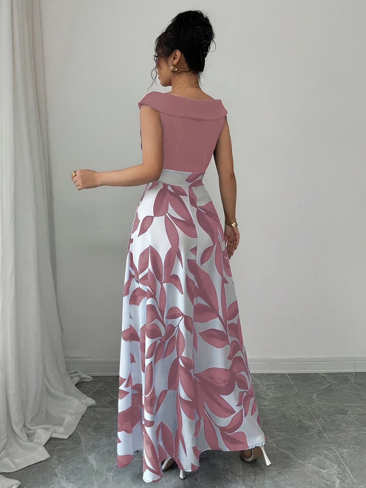 An Elegant V-Neck Floral Print A-Line Maxi Dress with Pockets - Featuring a Leaf Pattern, Short Sleeves, a Cinched Waist, And a Flowing Skirt, Perfect for Summer, Suitable for Both Casual And Formal Wear - Pink