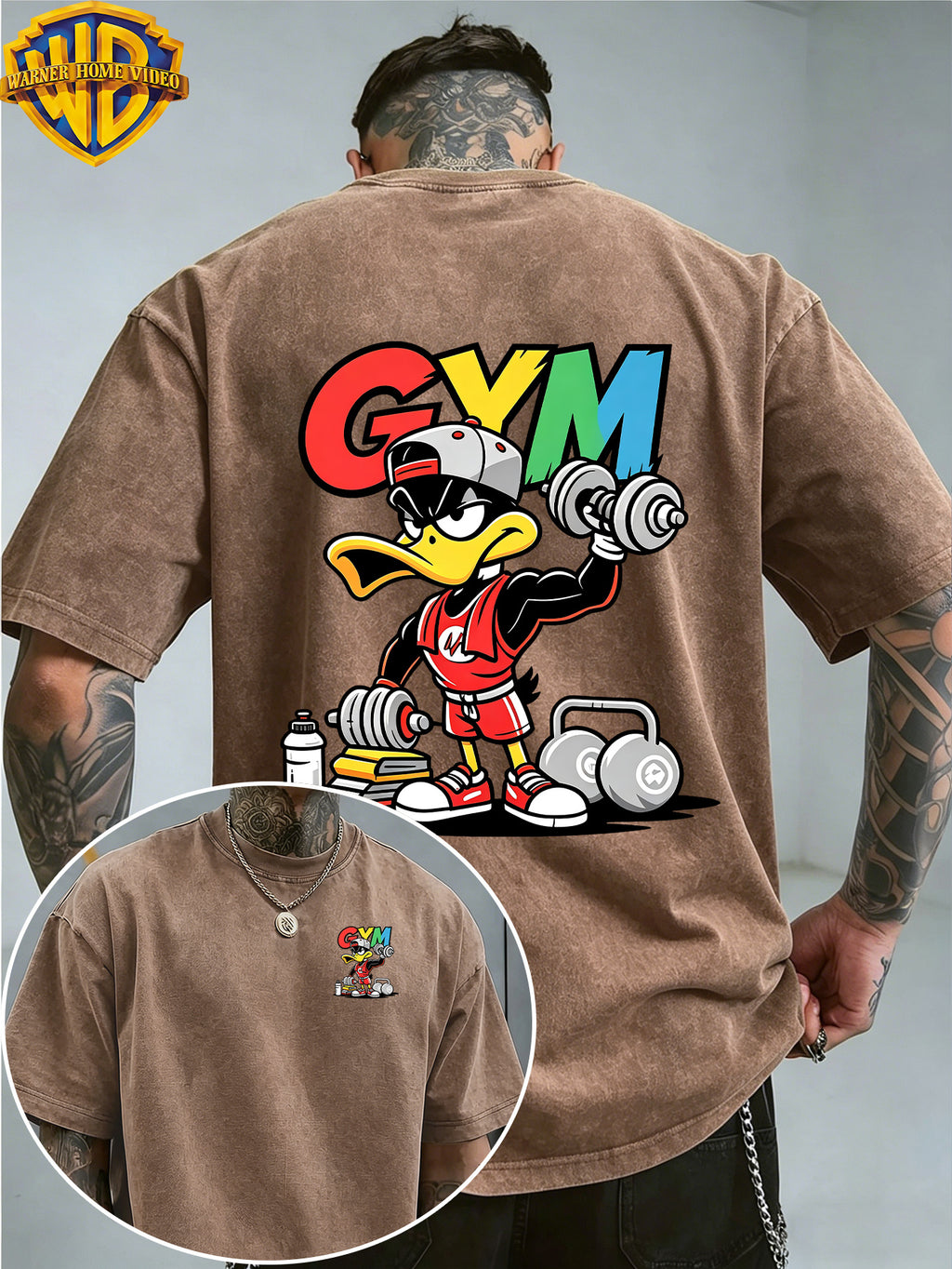 Warner Bros. Officially Authorized Fitness Cartoon Duck Holding Dumbbell Print Retro Washed Distressed Short Sleeve T-Shirt Unisex Machine Washable Daily Commuting Outdoor Sports Casual Top - Coffee Color