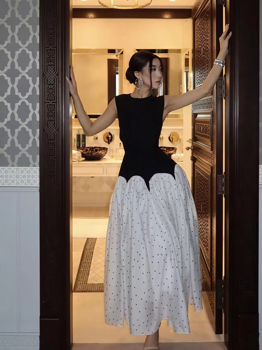 Elegant, Exquisite And Fashionable Women'S Bridesmaid Dress, Black And White Color-Blocking Design, Round Neck Sleeveless Style, Black Slim Fit Waist-Cinching Upper Part, White Base with Black Polka Dots Large Hem Lower Part, A-Line Dress - Black