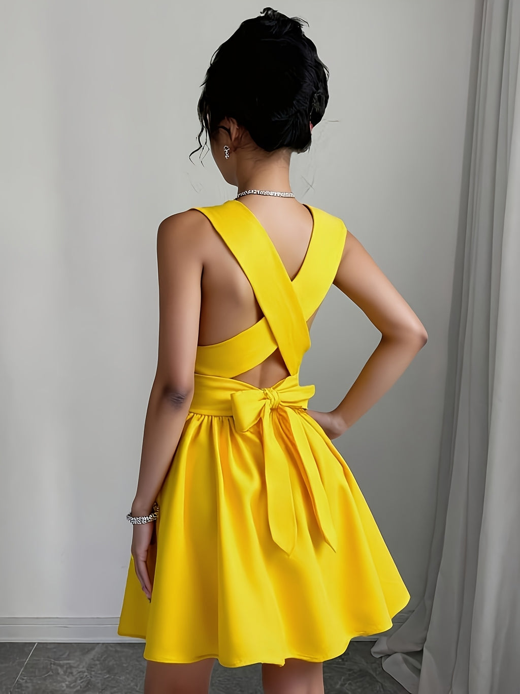 Women'S Romantic Elegant Sexy Wedding Guest Solid Color Cross V-Neck Sleeveless A-Line Mini Dress, Versatile Concert Outfit Design, Suitable for Beach, Party, Spring And Summer Evening Dress Backless Creamy Yellow Short Skirt - Yellow