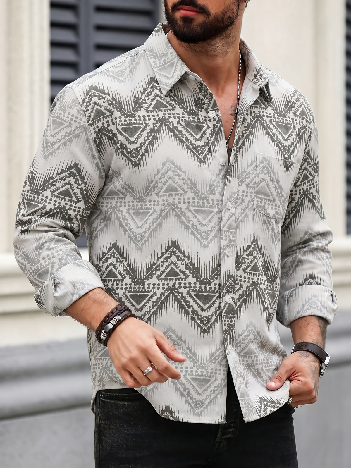 2026 Autumn New Men'S Retro Tribal Jacquard Print Long Sleeve Button-Up Shirt, Lightweight Loose Casual Top, Perfect for Halloween Parties, Thanksgiving Family Gatherings, Christmas Holiday Travel, And Casual Wear - Light Grey