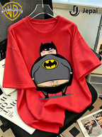 Warner Bros. Exclusive License, Retro Street Style DC Batman Cartoon Classic Character Print Design Men'S Summer Basic Casual Short Sleeve Top, Casual Round Neck Shirt, Suitable for Outdoor Wear, Fitness, Office, And Daily Casual Wear - Red