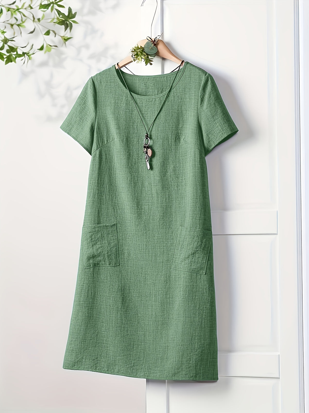Women's Short-Sleeve Dress with Functional Pockets - Straight-Cut -Line Mid-Length Dress, Loose Fit Round Neck Short Sleeve Dress Suitable for Spring Summer Fall, Casual to Semi-Formal Wear, Machine Washable Solid Color Dress - Green