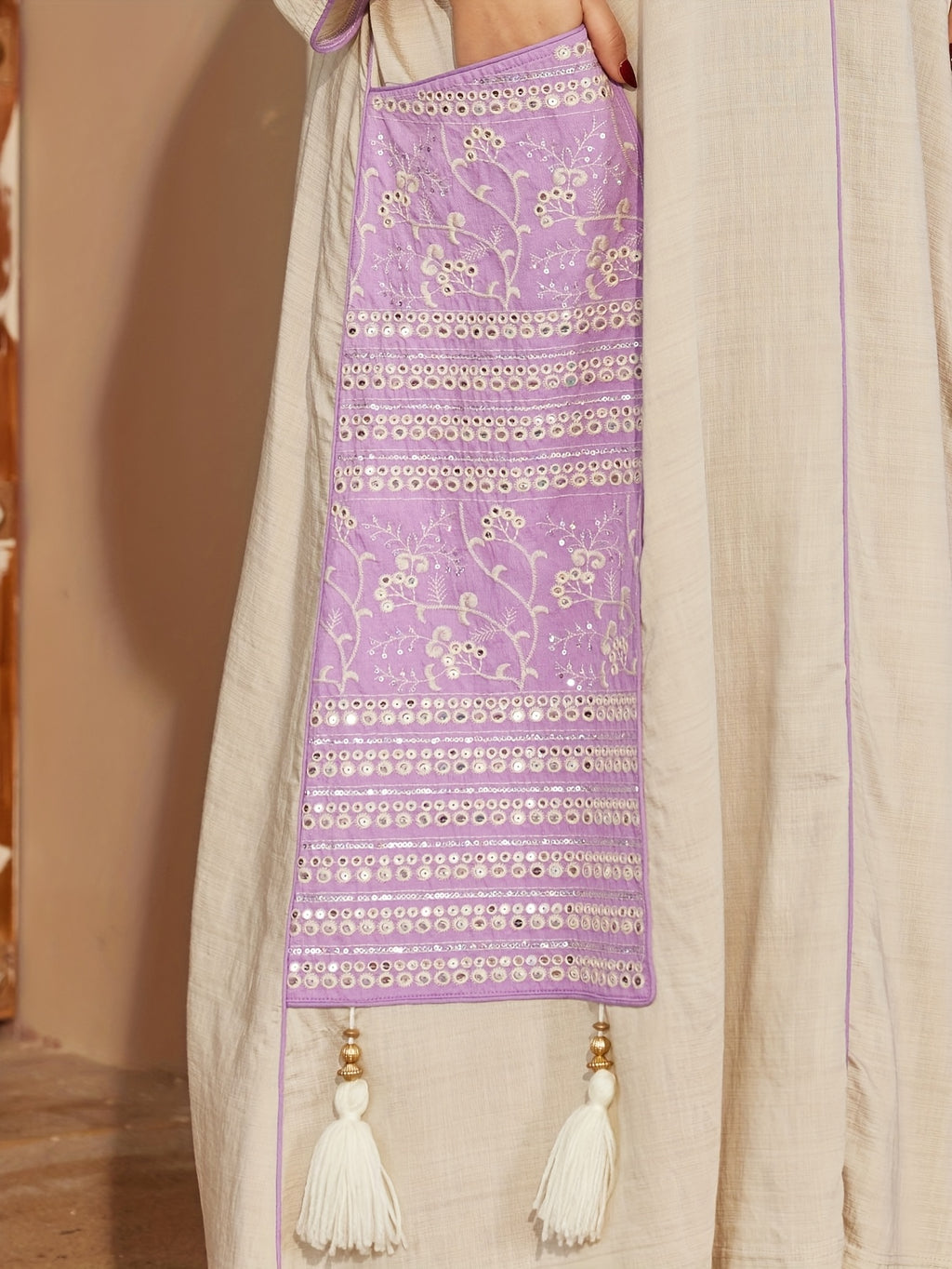 Targeted Heavy Industry Golden Sequined Embroidered Arabic Women'S Dress, Elegant Violet Summer Autumn Style Women'S Holiday Party Attire, Jalabiya with Tassels And V-Neck Creative Pockets And Patchwork Apricot-Colored Robe Fashionable Elegant Digni - Violet