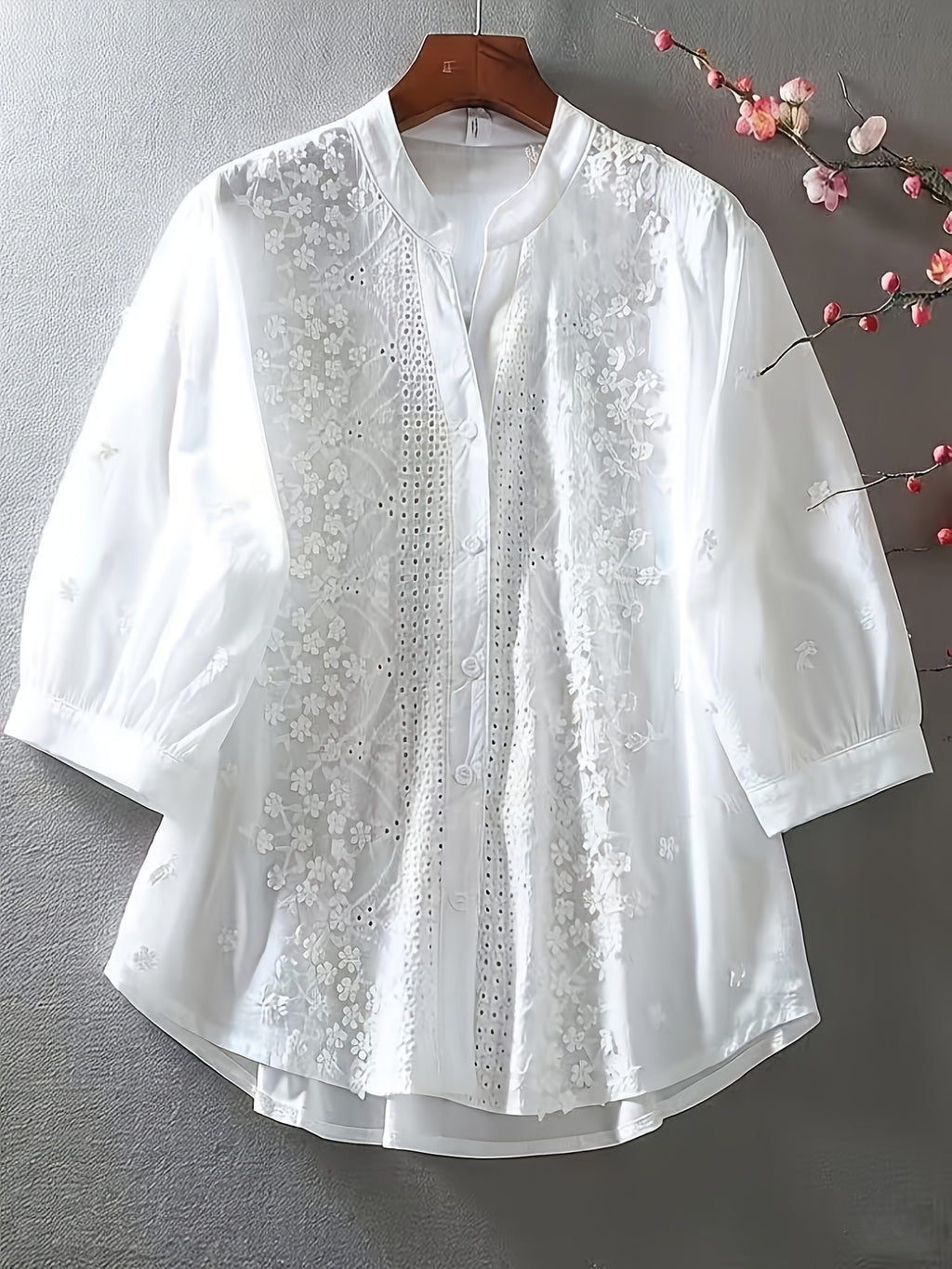 New Vintage Style Stand Collar Loose-Fit Casual Versatile Shirt with Three-Dimensional Embroidery, Artistic Top - White