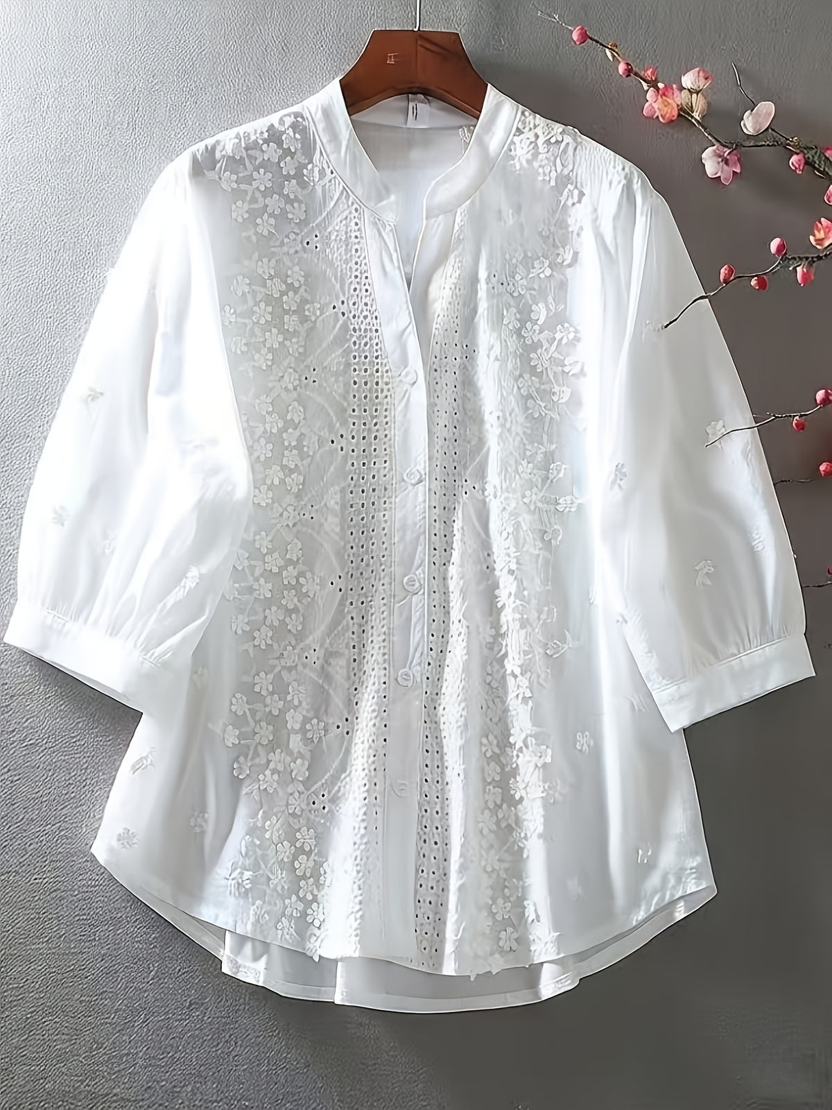 New Vintage Style Stand Collar Loose-Fit Casual Versatile Shirt with Three-Dimensional Embroidery, Artistic Top - White