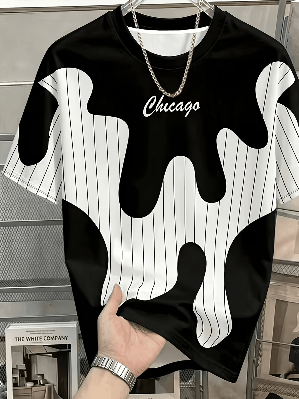 Men'S Casual Round Neck T-Shirt, Geometric Pattern Patchwork Striped Design, "Chicago" Word Pattern, Drapey Fashion Top, All-Season Wear, Breathable Regular Fit for Casual And Formal Outfits - Round Neck Casual Top, Comfortable Wear - Black