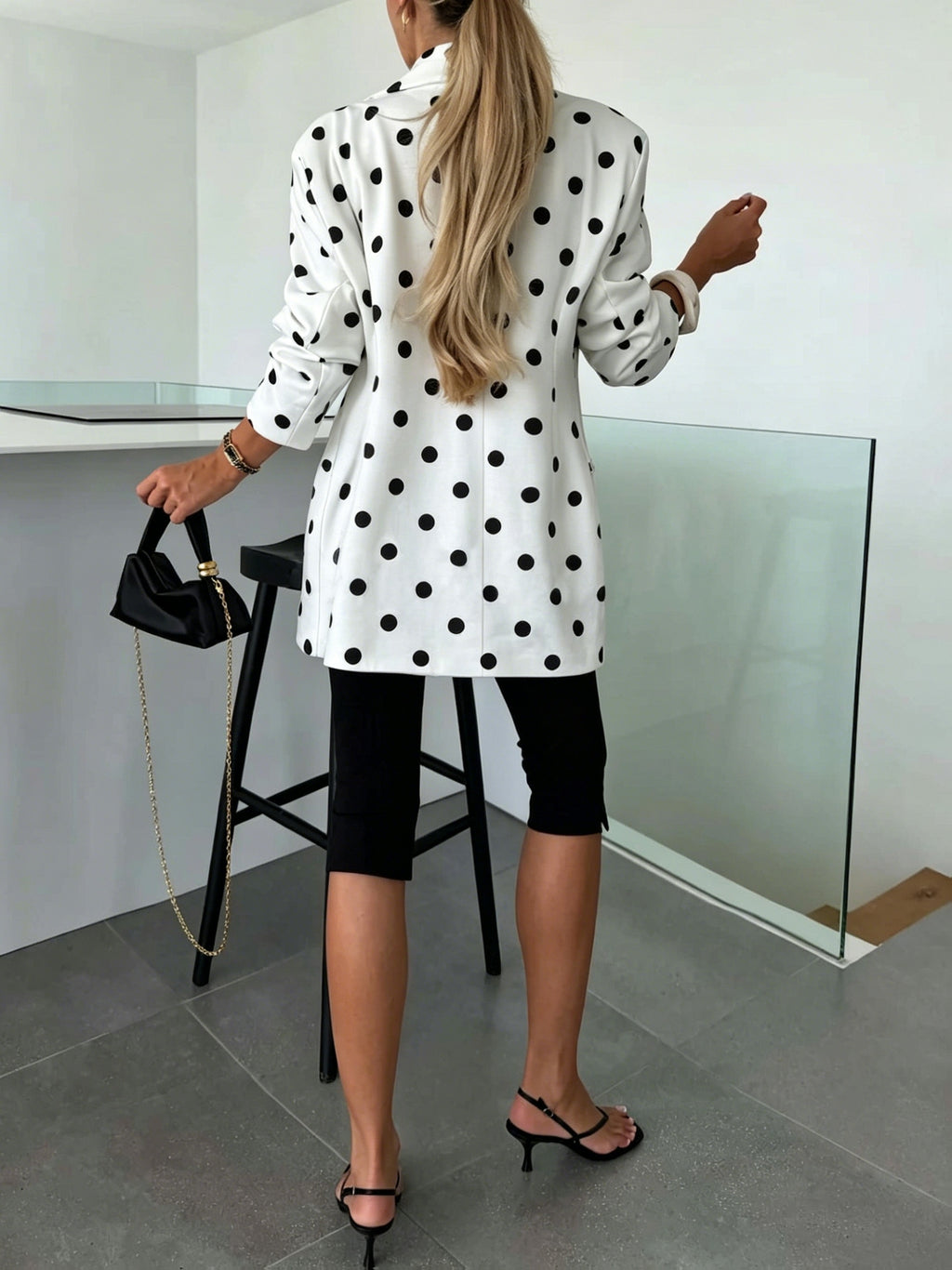 YYTT 2026 New Women's Style 26030# European and American Style Polka Dot Blazer, Elegant and Temperamental Loose Fit Single-Breasted Top, 1pc Versatile Commuter Outerwear. White Base with Black Polka Dots, Featuring a Vintage Elegance - White
