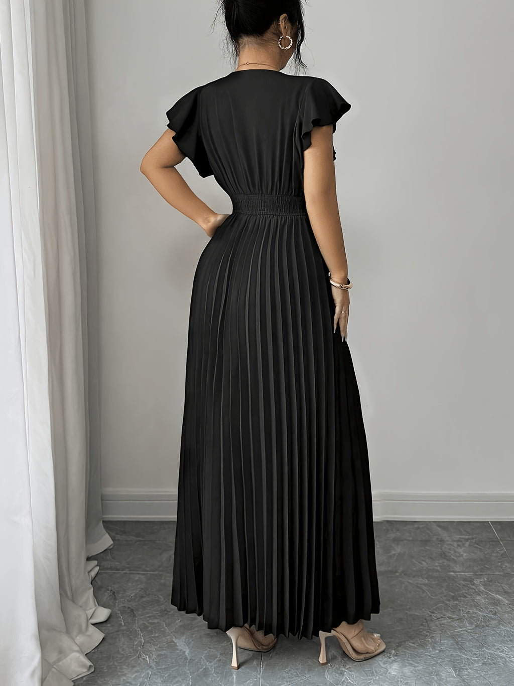 Spring Summer New Elegant Women'S Slim V-Neck Dress with Ruched Craft And Flared Skirt, Ruffled And Flounce Sleeves, Valentine'S Day Party Dress, Commute Fashion Skirt - Black