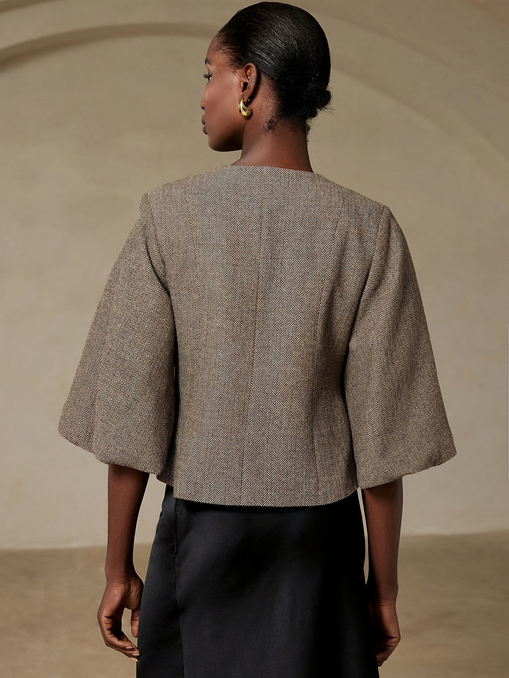 Elegant Vintage French-Style Women's Blazer, Featuring a High-end Herringbone-patterned Round Neck with a Cinched-waist Cut. This Jacket Combines Exquisite Lantern Sleeves with Metal Button Detailing, Making It a Versatile Piece for Daily Fashion - Multicolor