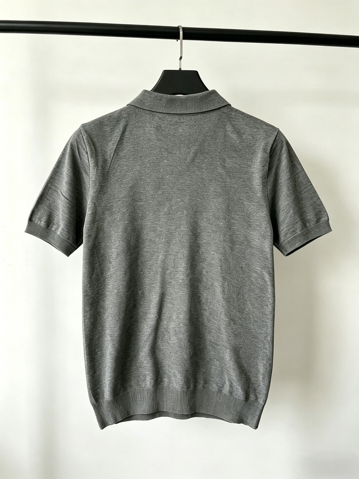 Men's Thin Knit Short-Sleeve Polo Shirt with Simple Line Hummingbird Embroidery and Lapel Collar, Casual Top - Grey