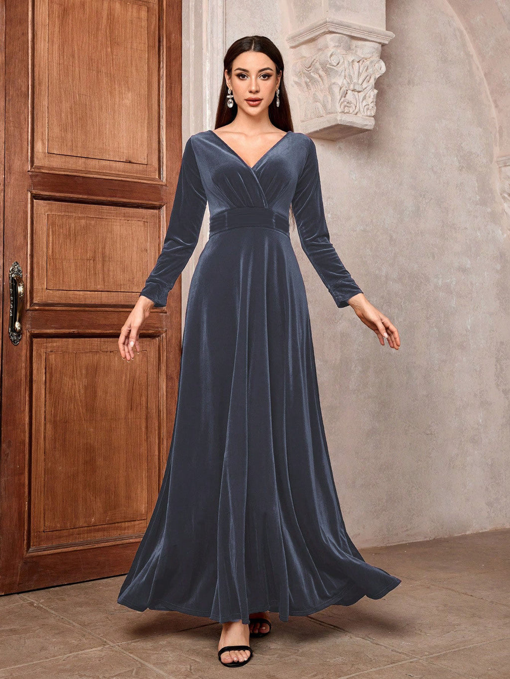Banquet Fashion Dress with Golden Velvet V-Neck Long Sleeved Dresses, Long Sleeves, Perfect for Spring And Fall, Casual Wear | Fabric - Grey