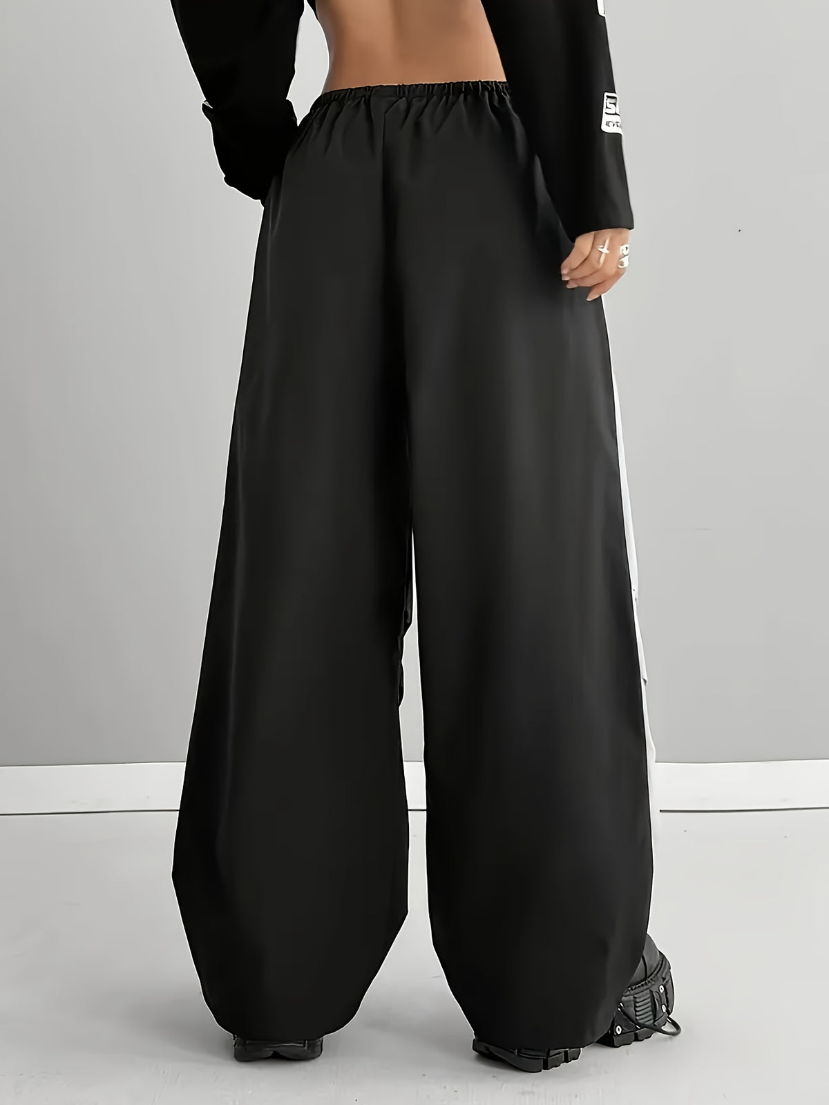 Women's Elastic Waist Wide-Leg Harem Pants - Black and White Contrast Casual Pants, Loose Fit, Machine Washable, All-Season Comfort, Durable Fabric, American Street Style Contrast Drawstring Versatile Wide-Leg Trousers - Black