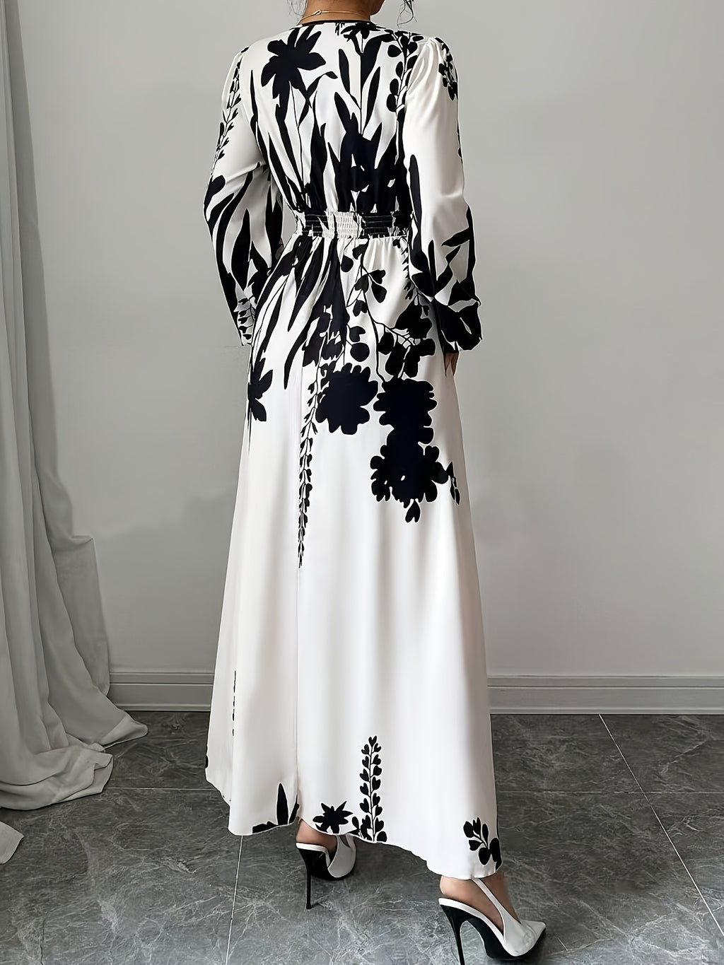 Women's Floral Print Wrap Dress - Black And White