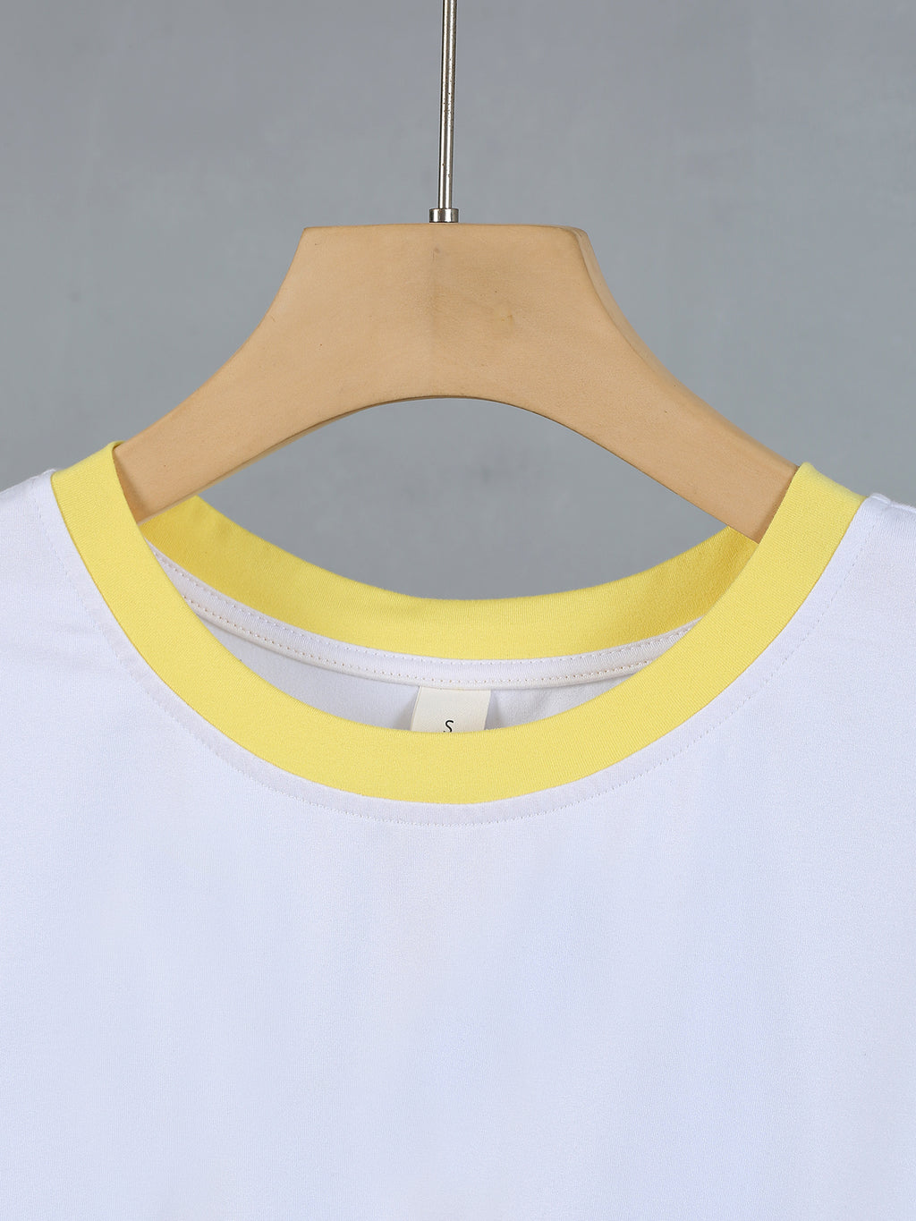 20pcs Women's Colorblock T-Shirt Single Piece, Hand-Drawn Line Art Couple Holding Hands with Heart Print, Colorblock Summer  Sleeve Crew Neck Short Sleeve T-Shirt - Breathable Crew Neck Casual Sport Top, Loose Fit Spring Festival Trendy Apparel - Yellow + White