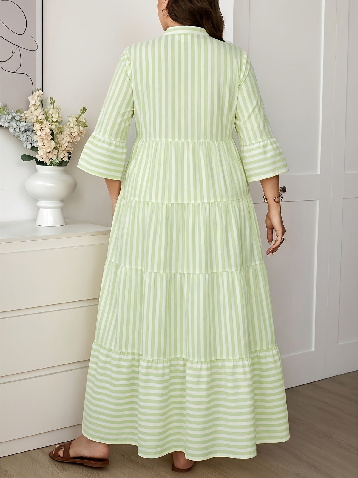 Plus Size Women'S Stand Collar V-Neck Layered Cake Dress, Yellow White Pinstripe Gentle Style Dress, Suitable for Vacation Outings, Fresh Casual Style, Fine Vertical Stripes Pattern, Women'S Clothing, Women'S Dress, Pastoral Vacation Style - Light Green