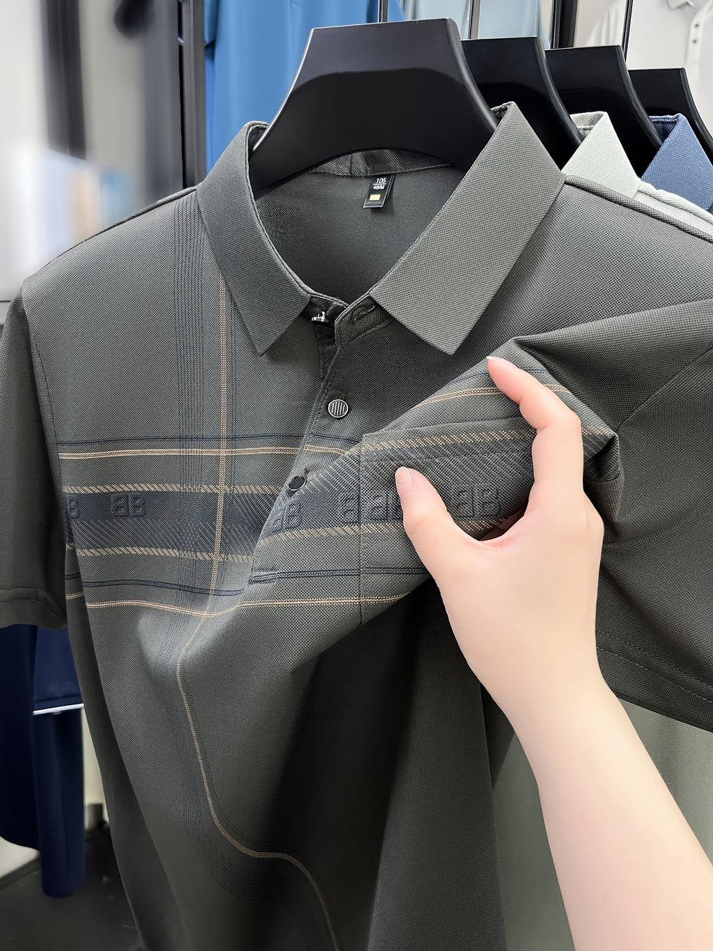 New Spring/Summer Men's Polo Shirt, Striped Contrast Color Half-Placket Single-Breasted Lapel Short-Sleeve T-Shirt, Men's Business Casual Fashionable Breathable Versatile Pullover Base Layer Top with Chest Pocket, Suitable for Spring and Summer - Dark Gray