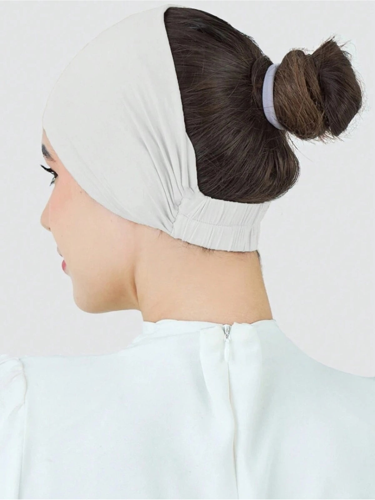 1pc Classic Solid Color Pleated Headband, Can Be Used As a Base Hat, Layered Design Can Be Worn Alone As a Headscarf, Practical Basic Item for Daily Worship And Festive Wear, Meeting Diverse Styling Needs - White