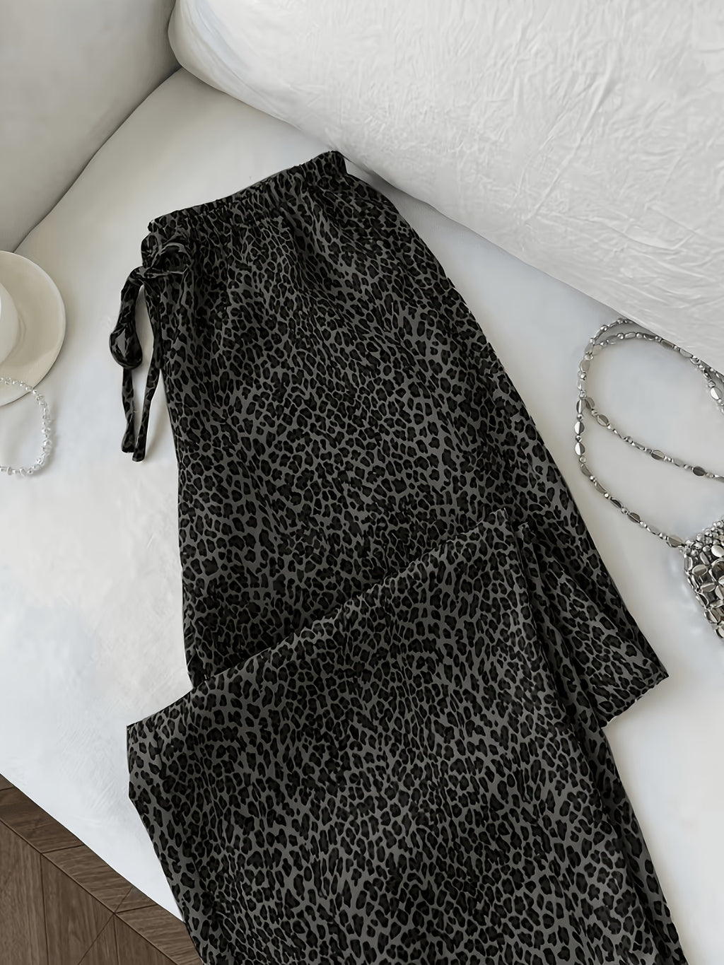 Retro Fashion Leopard Print Wide-leg Pants, Elastic Waistband, Suitable for Vacation, Shopping, Dates, Parties, Daily Casual Wear, All-season Style, Versatile Style. - Black