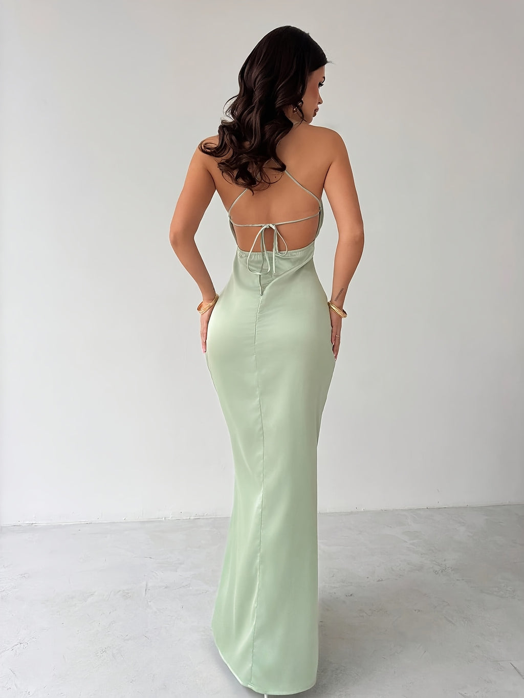 New European and American Women's Wedding Engagement Cocktail Dress, Single Party Solid Color Sexy Waist-cinching Backless Sleeveless Bridesmaids Gown - Green
