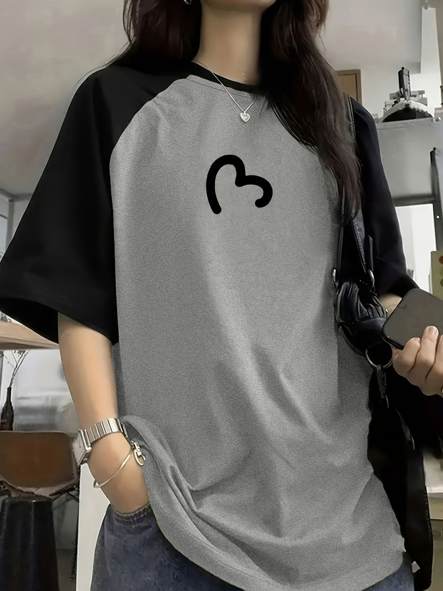 Women's Summer Fashion Loose-Fitting Pullover Short-Sleeve T-Shirt with Contrast Color Raglan Sleeves and Heart Print - Grey