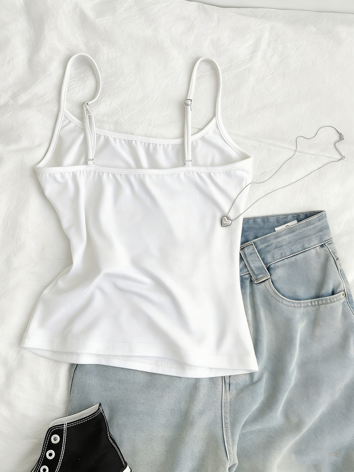 American-style Round Neck Angel Spaghetti Strap Top, ANGEL Pattern, Y2K Vintage Spicy Adjustable Thin Strap Crop Camisole, Women's New Summer Sleeveless Top, Suitable for Casual Streetwear, Daily Wear, or Parties - White