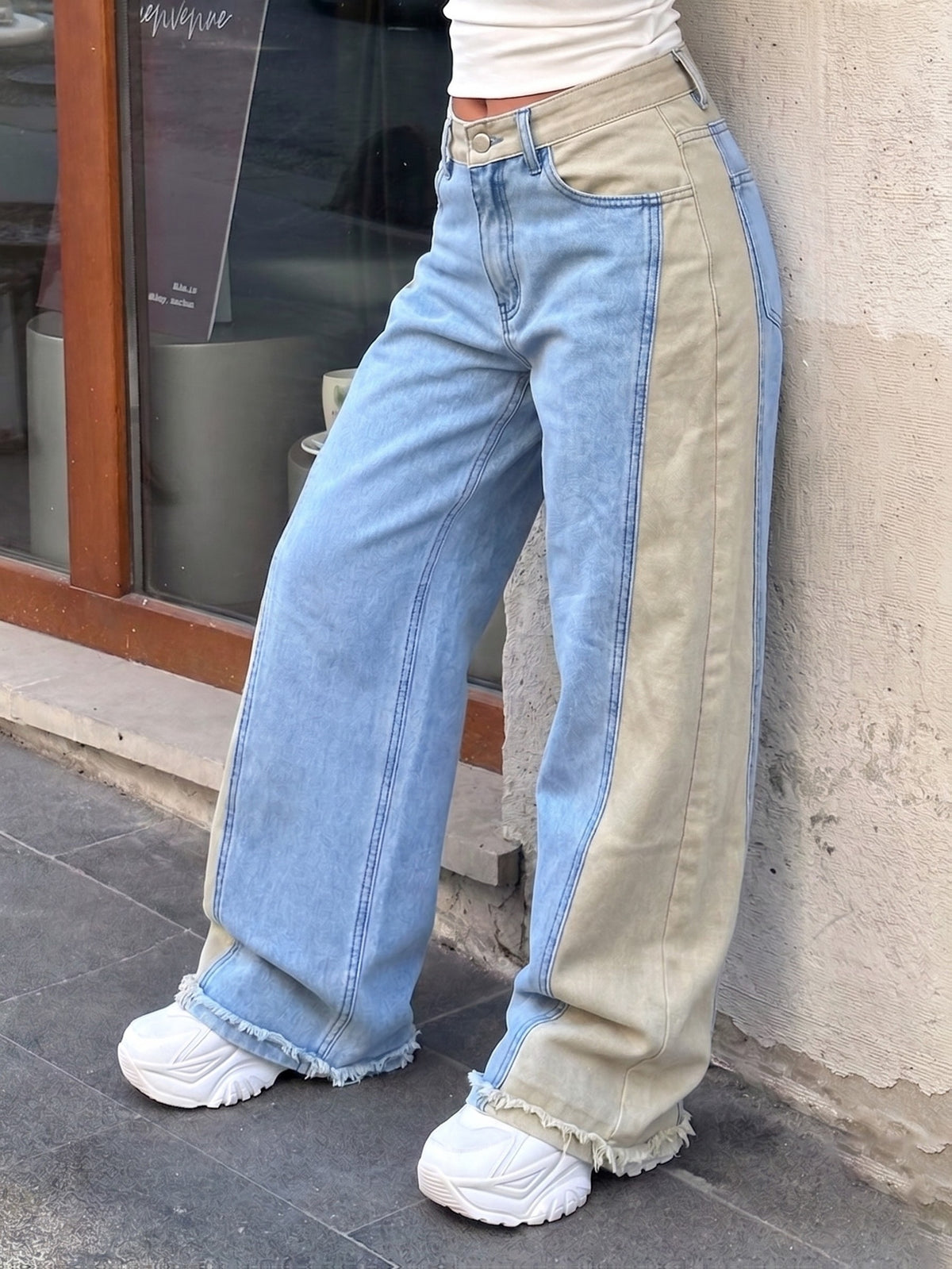 Women's American-style Mid-low Rise Streetwear Two-tone Patchwork Wide-leg Jeans, Featuring a Low-rise Design with a Floor-length, Flowing Wide-leg Silhouette. Suitable for Daily Commutes, Vacation Travel, Trendy Gatherings, and Casual Outings - Mixed colors