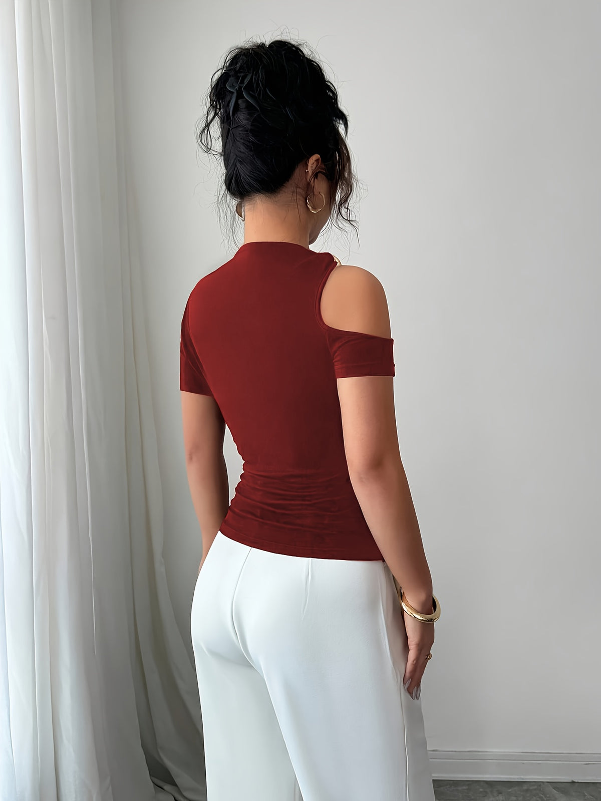 Women's Slim-Fit Fashion Short-Sleeve Top with Front Tie and Metal Buckle Detail - Deep Red