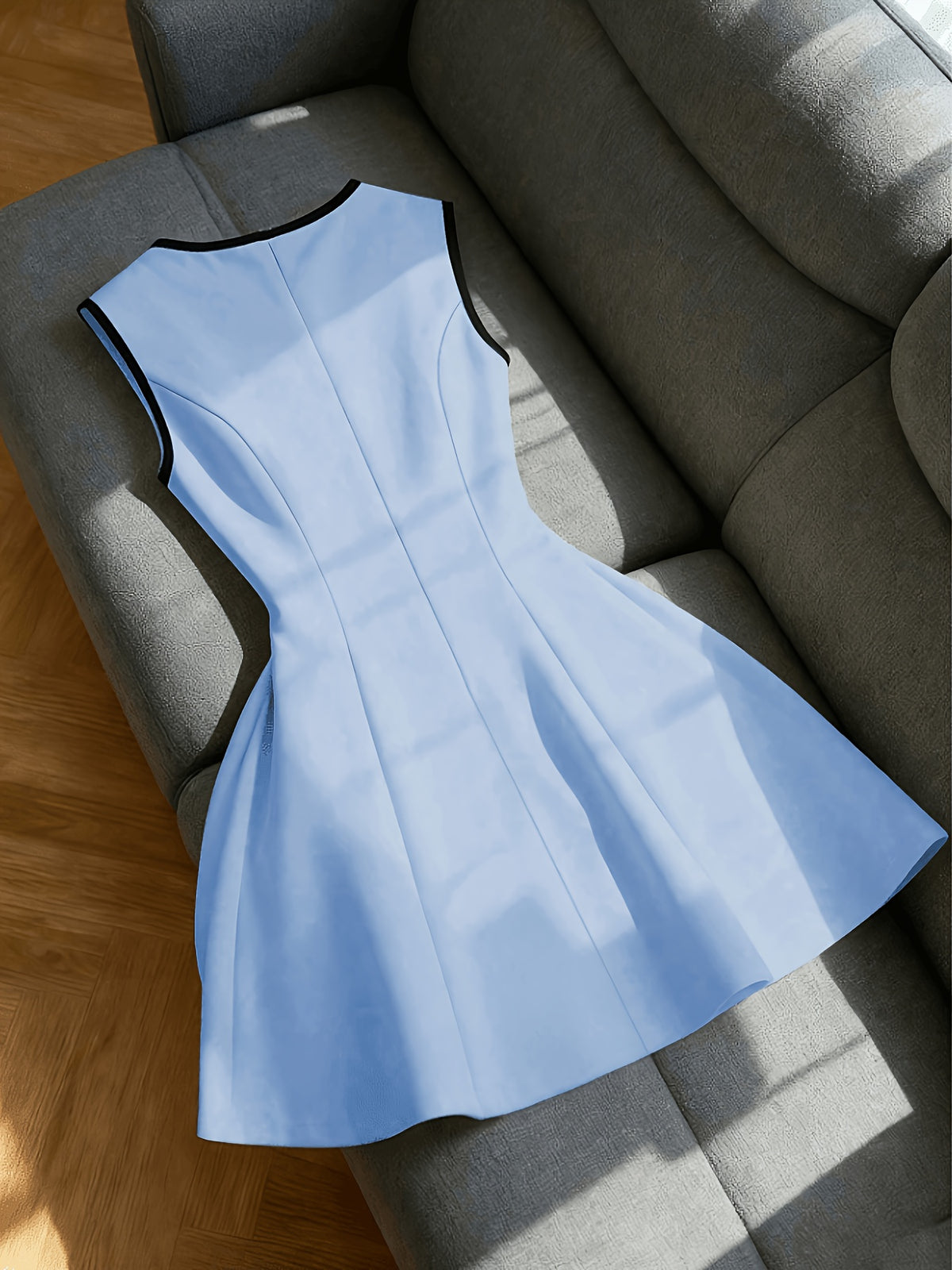 Elegant, Exquisite and Fashionable Women's Sleeveless Round Neck Waist-cinching A-line Bridesmaid DressAdopts Black Edge Binding Design, with Decorative Front Pockets Embellished with ButtonsSuitable for Daily Commute, Dating Outfits - Blue