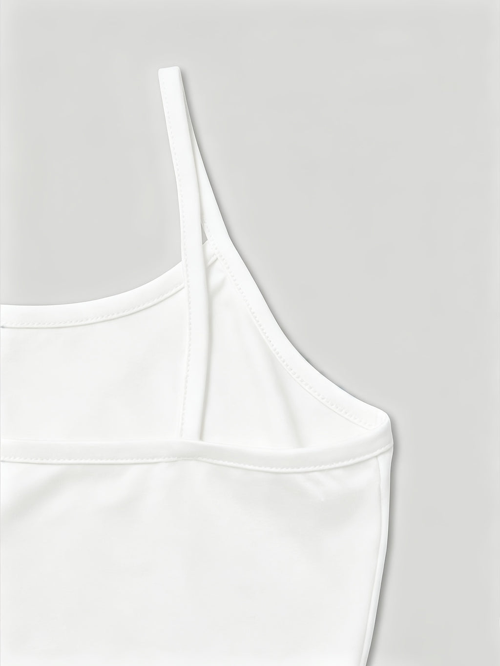 1pc Women's Mini Camisole Top with a Playful and Energetic Cat Print. Features a Cool and Edgy Vibe, Effortlessly Creating a Girly Style. Offers a Youthful and Age-reducing Effect, Adding Both Vitality and a Youthful Look. Suitable for Various Styles - White